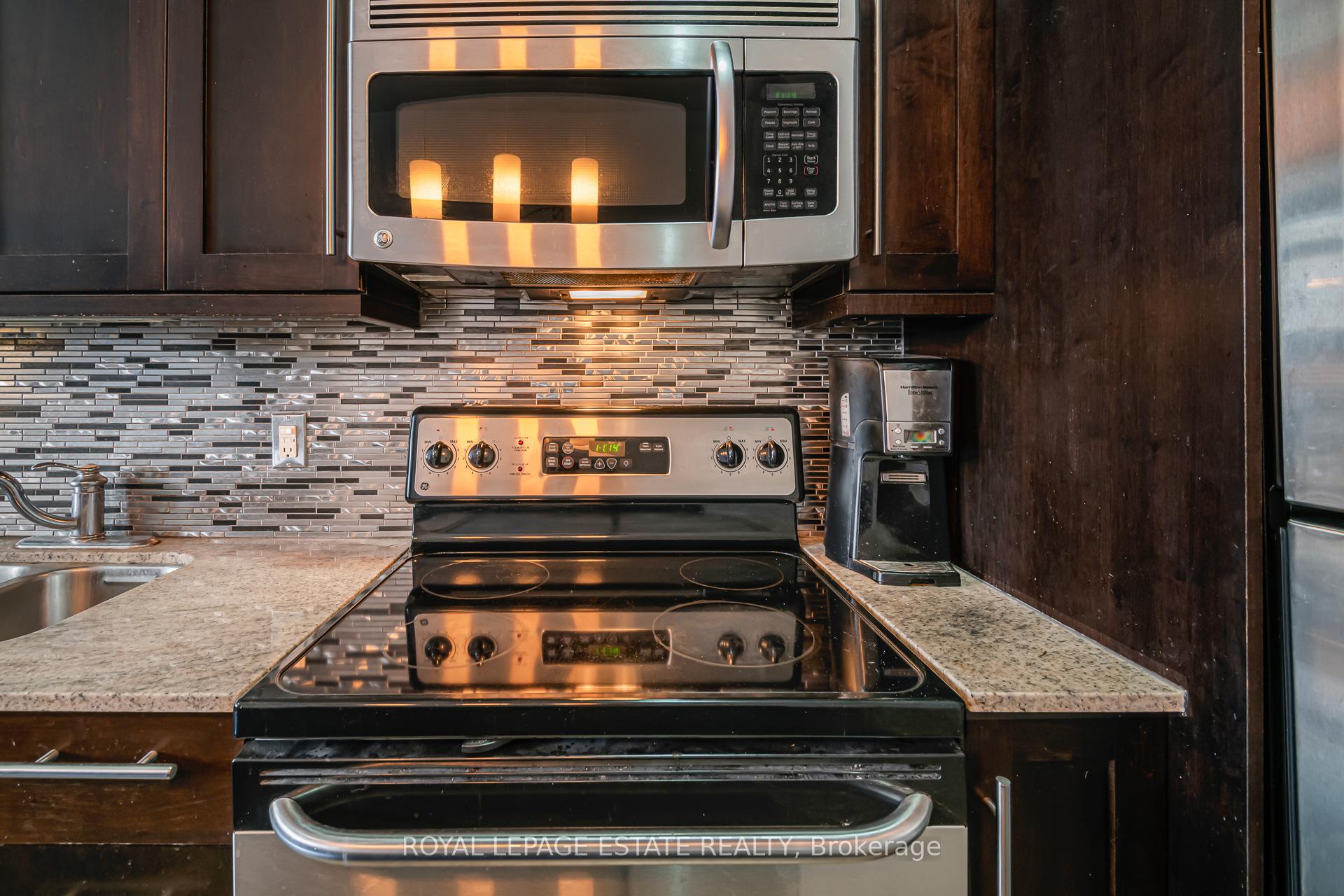 Photo 8 of Unit 206, 952 Kingston Road, Toronto, East End-Danforth — HOMEH