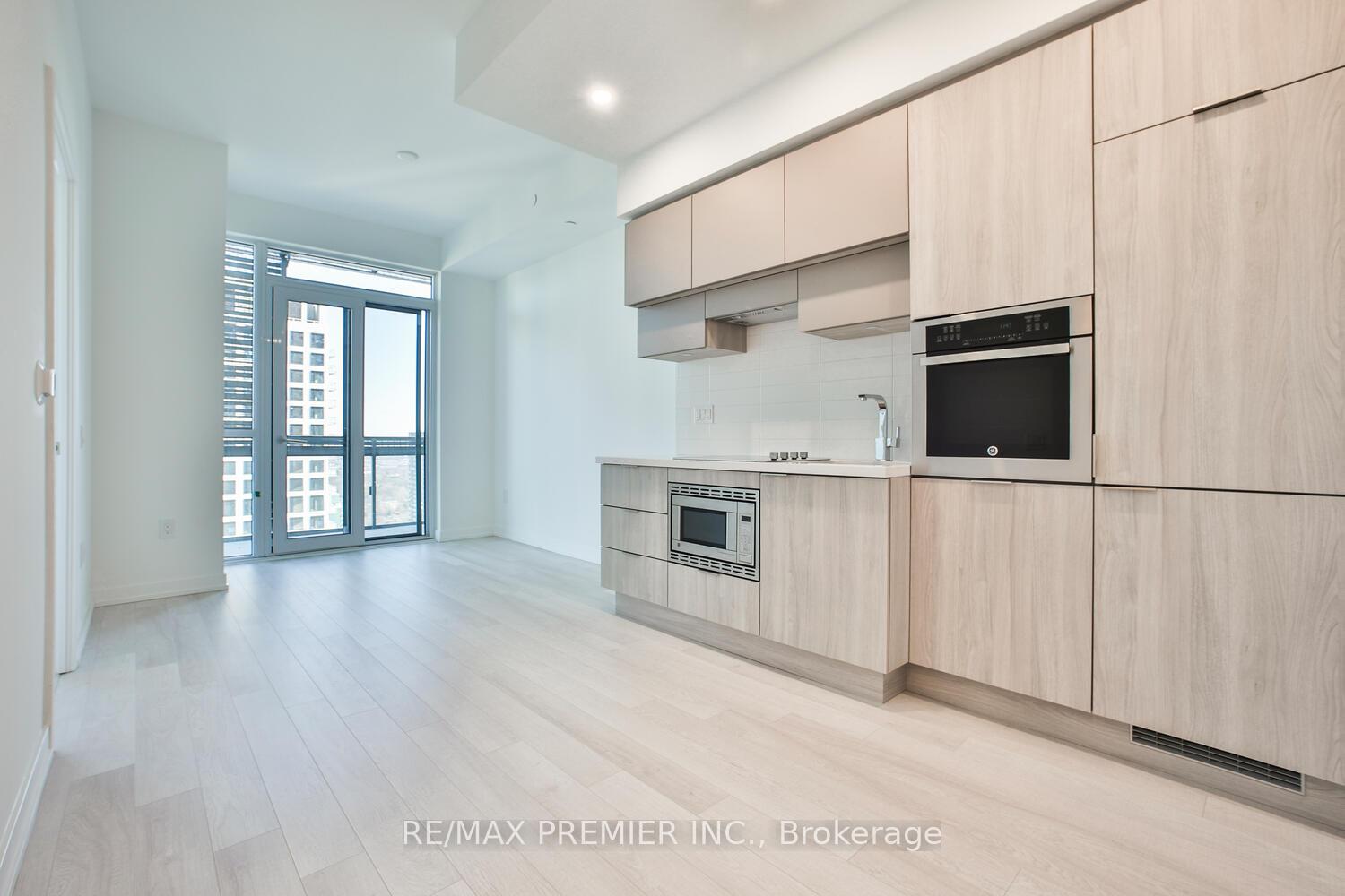 Photo 2 of Unit 3010, 39 Roehampton Avenue, Toronto, Mount Pleasant West — HOMEH