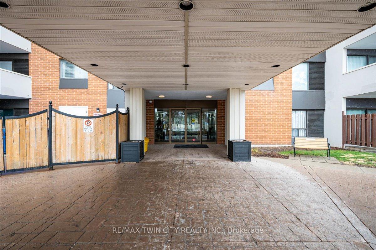 Photo 4 of Unit 809, 260 Sheldon Avenue N, Kitchener, Eastwood — HOMEH