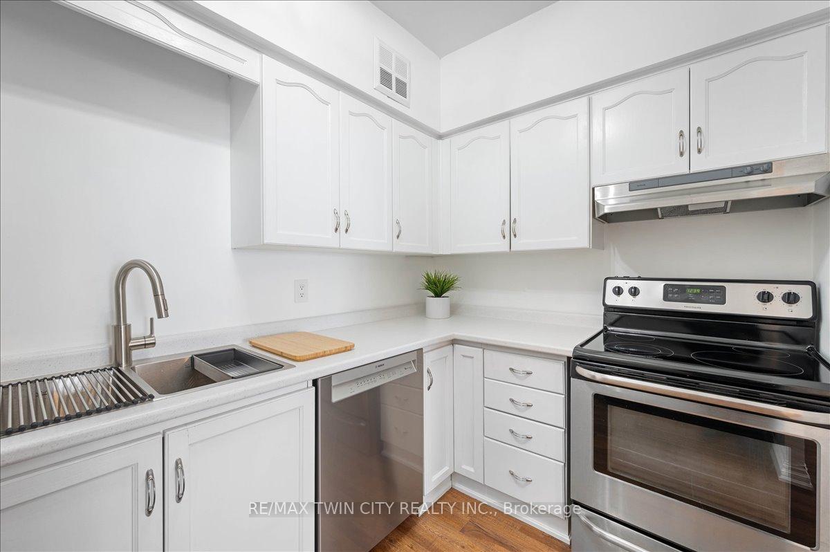 Photo 8 of Unit 809, 260 Sheldon Avenue N, Kitchener, Eastwood — HOMEH