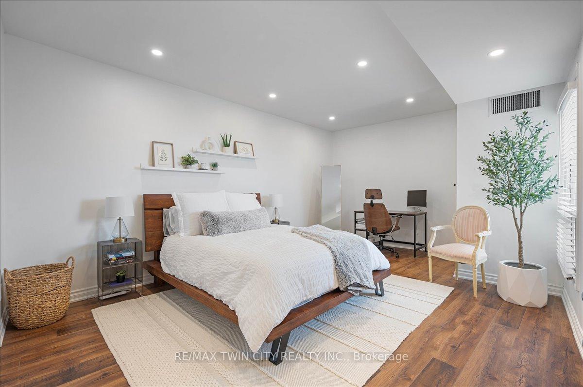 Photo 15 of Unit 809, 260 Sheldon Avenue N, Kitchener, Eastwood — HOMEH