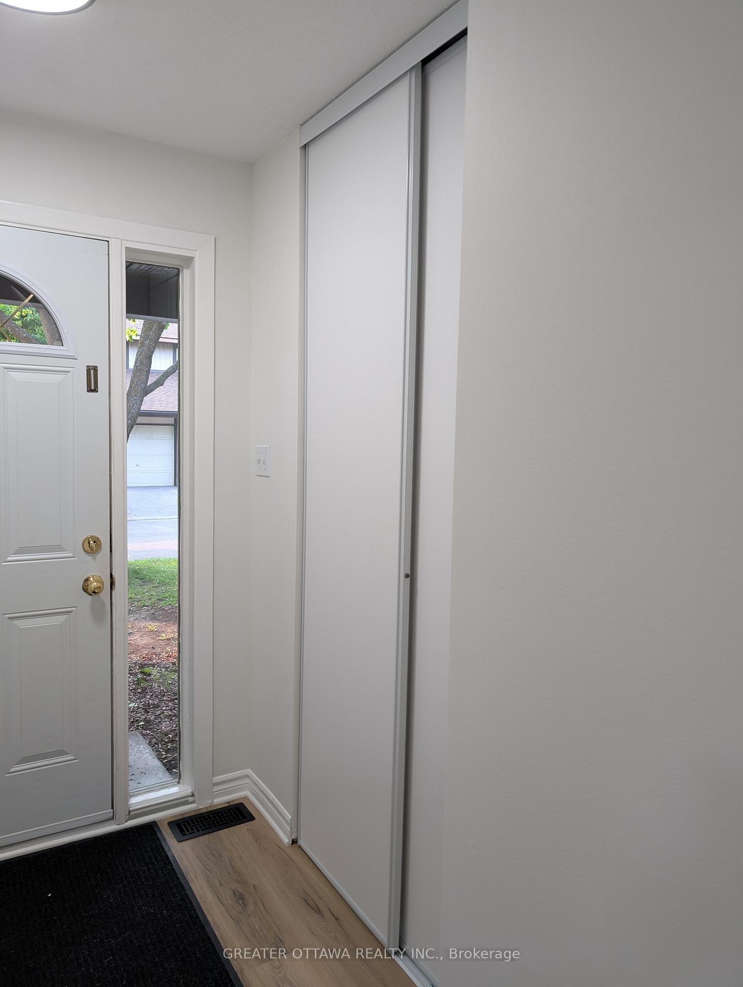 Photo 2 of 76 Clarkson Crescent W, Ottawa, Kanata - Katimavik — HOMEH