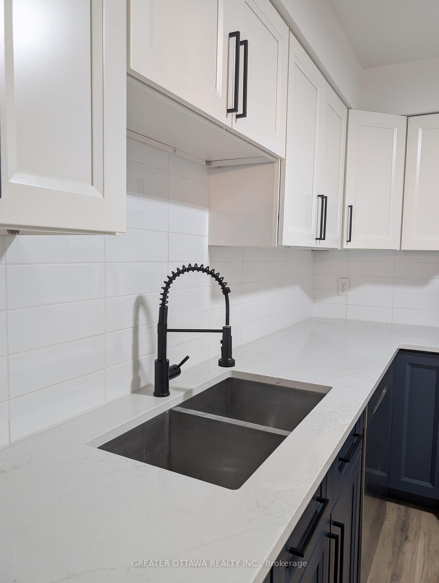 Photo 8 of 76 Clarkson Crescent W, Ottawa, Kanata - Katimavik — HOMEH