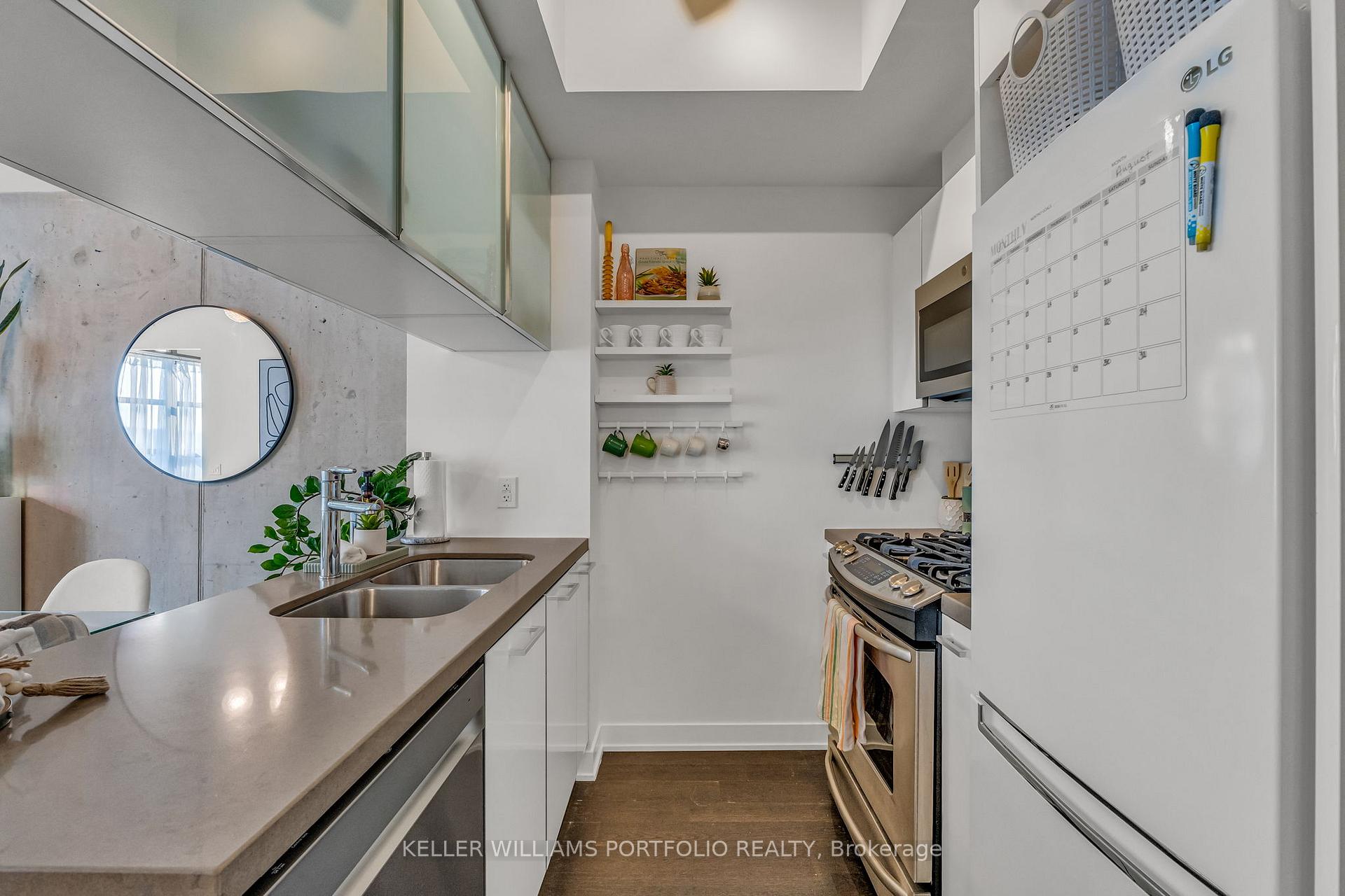 Photo 6 of Unit 706, 1201 Dundas Street E, Toronto, South Riverdale — HOMEH