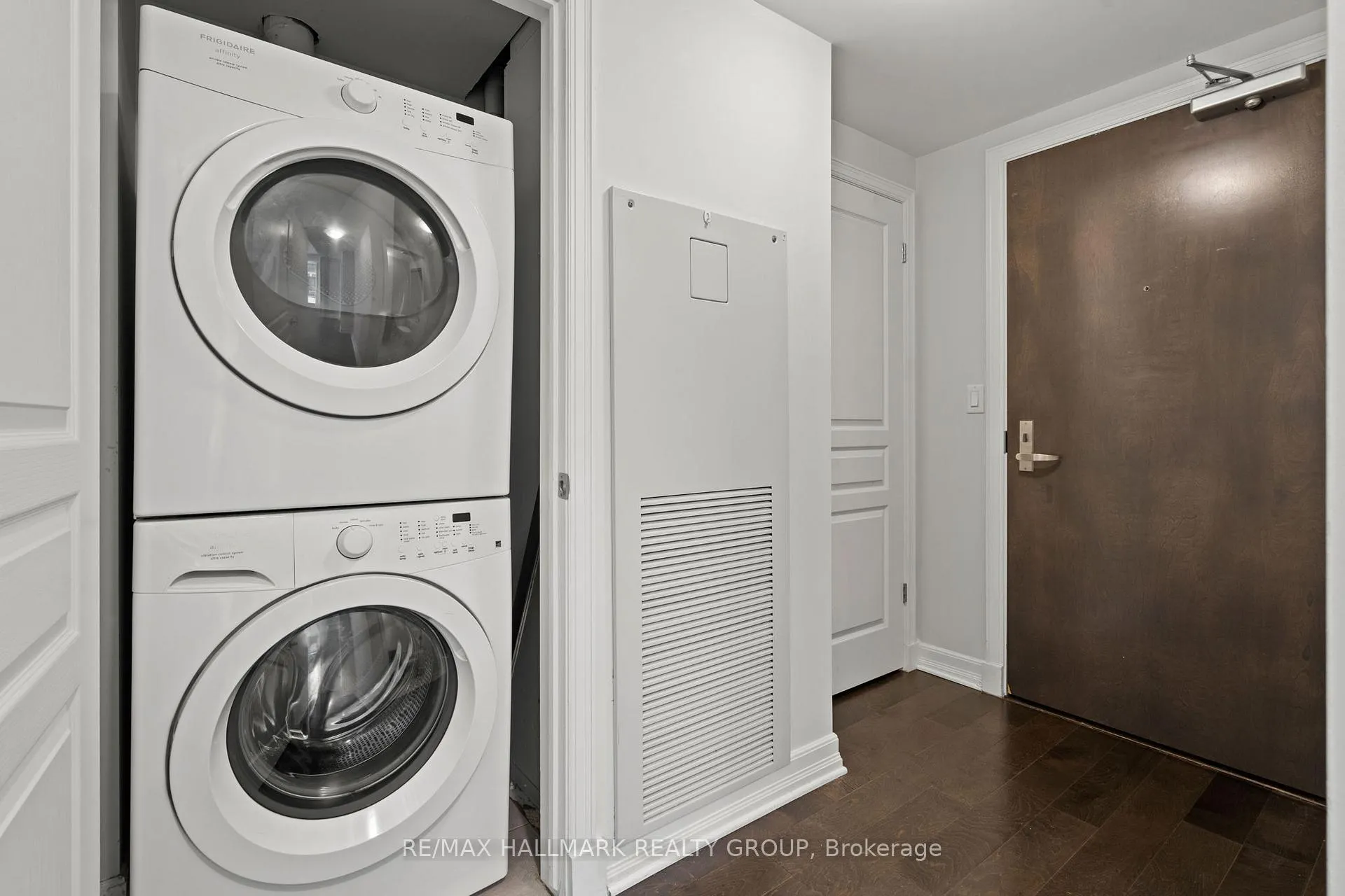 Photo 6 of Unit 406, 238 Besserer Street, Ottawa, Sandy Hill — HOMEH