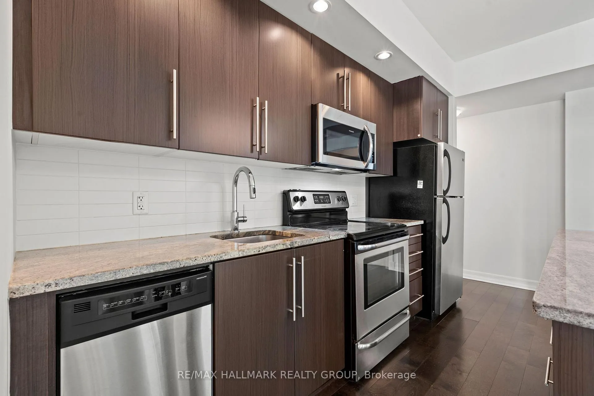 Photo 9 of Unit 406, 238 Besserer Street, Ottawa, Sandy Hill — HOMEH