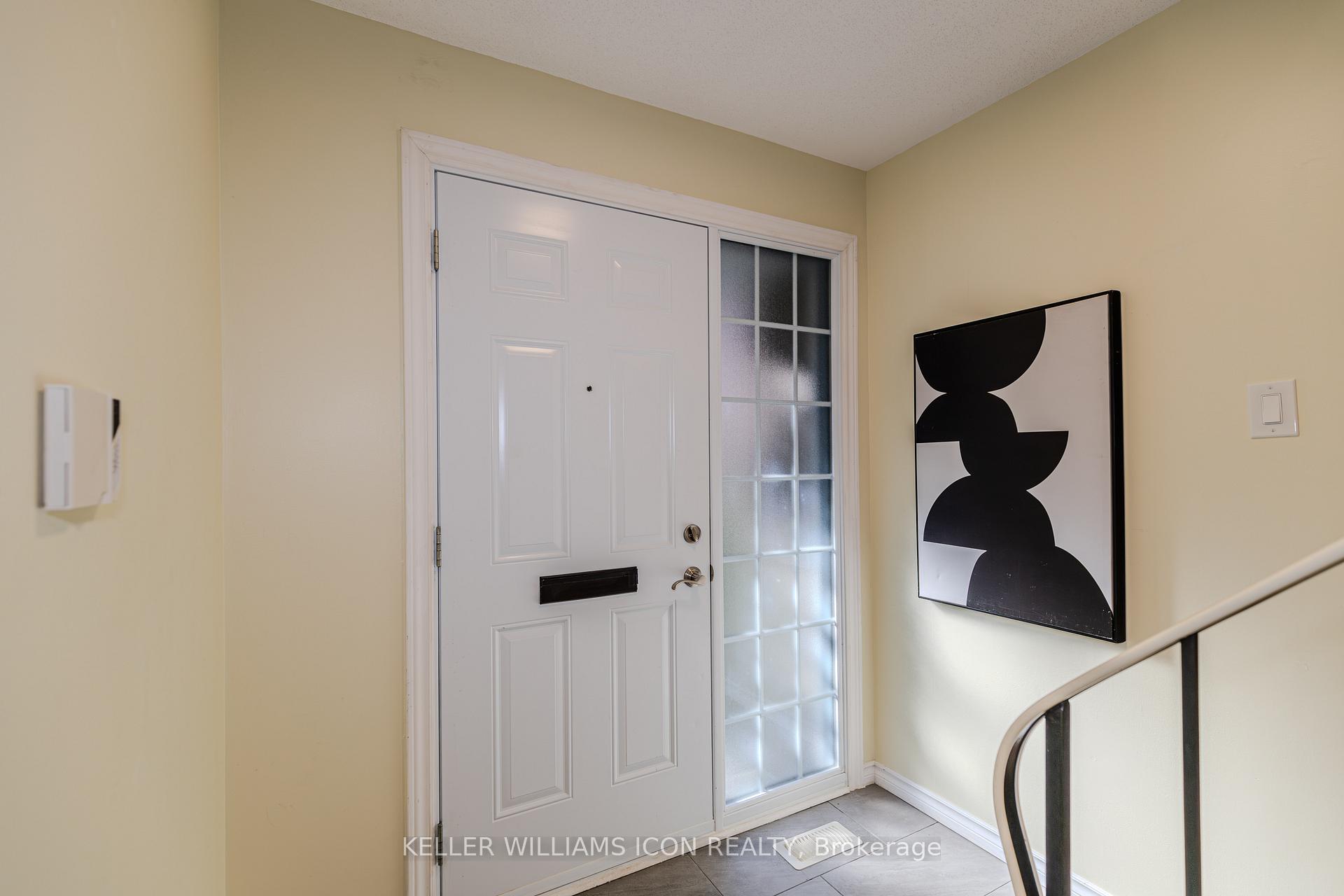 Photo 3 of 385 Kintyre Private, Ottawa, Carleton Square — HOMEH