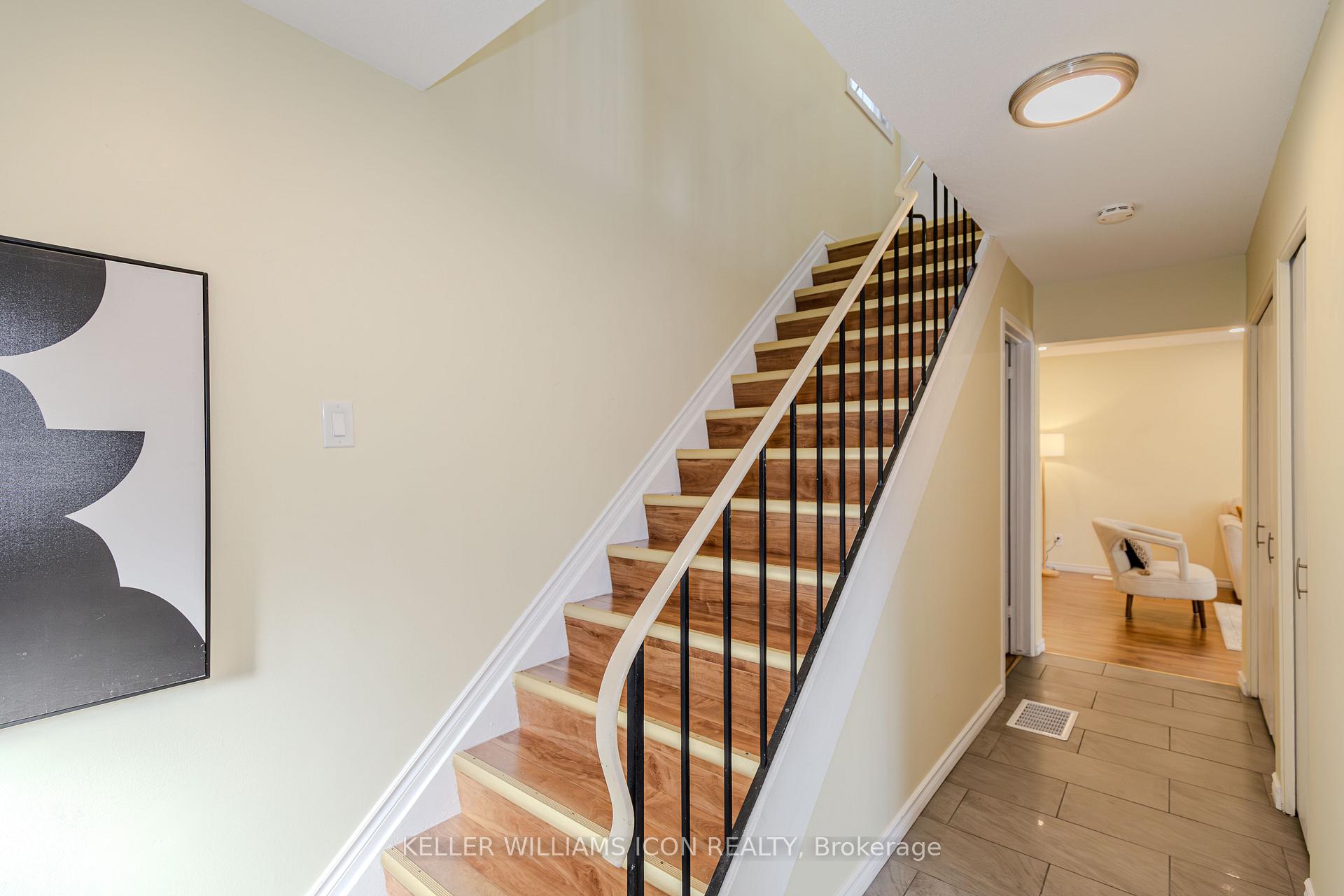 Photo 4 of 385 Kintyre Private, Ottawa, Carleton Square — HOMEH