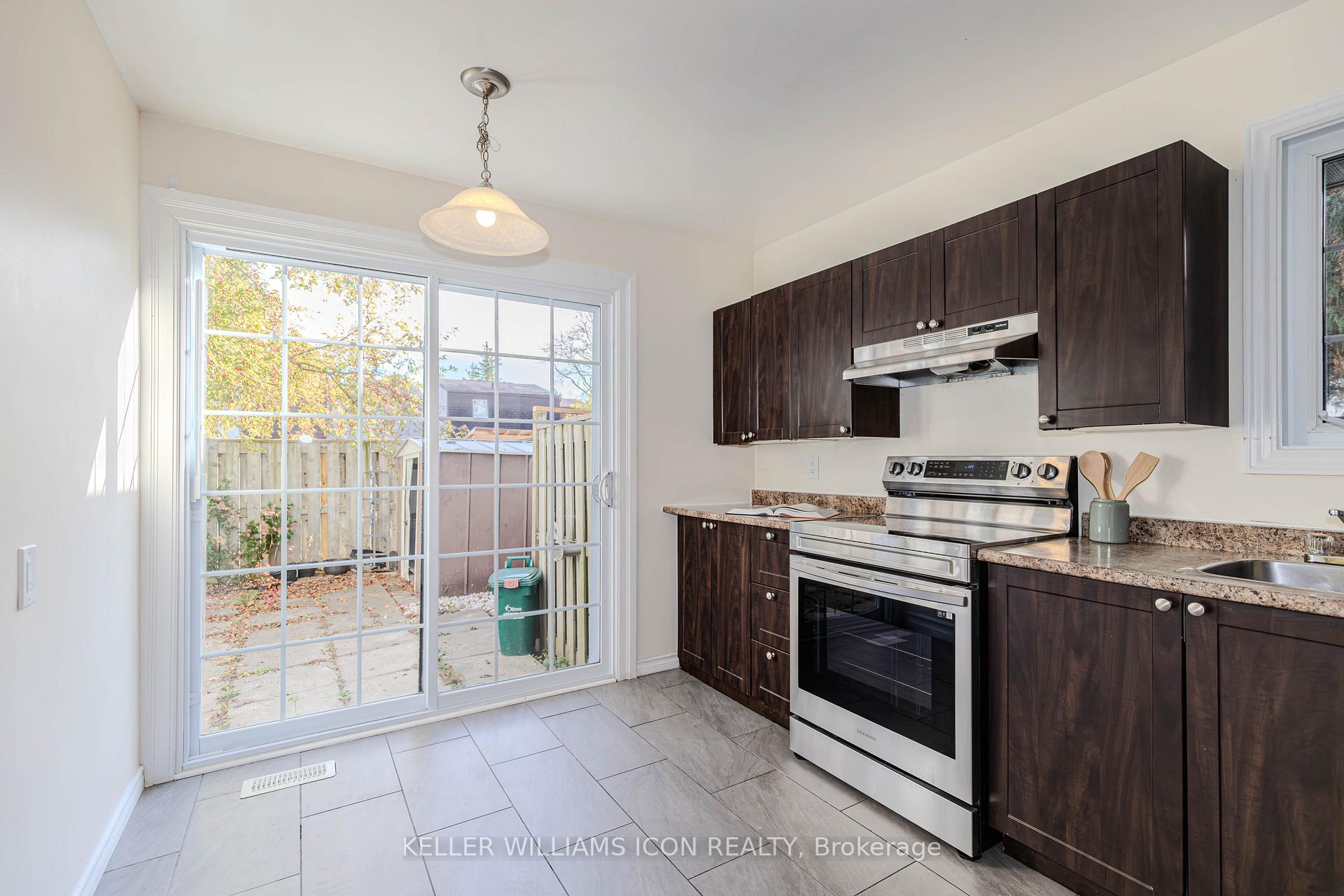 Photo 5 of 385 Kintyre Private, Ottawa, Carleton Square — HOMEH