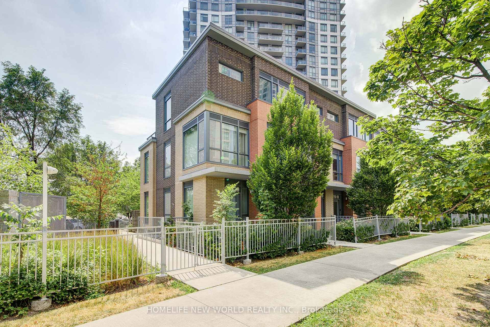 Photo 2 of Unit Th 20, 215 Bonis Avenue, Scarborough, Tam O'Shanter-Sullivan — HOMEH