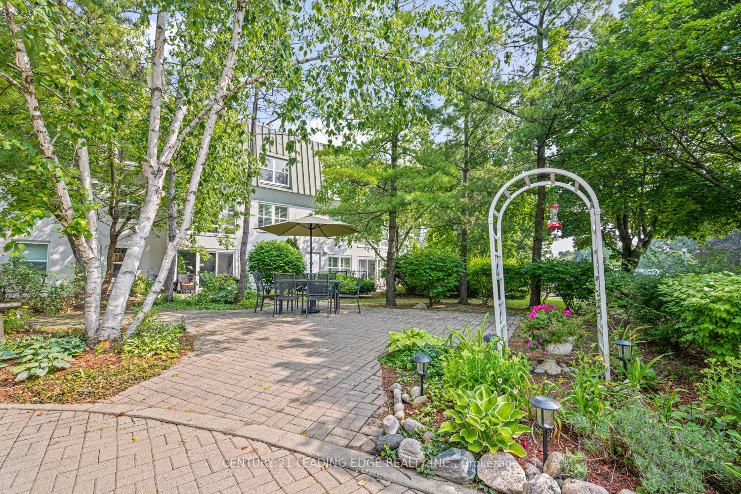 Photo 3 of Unit 224, 100 Anna Russell Way, Markham, Unionville — HOMEH
