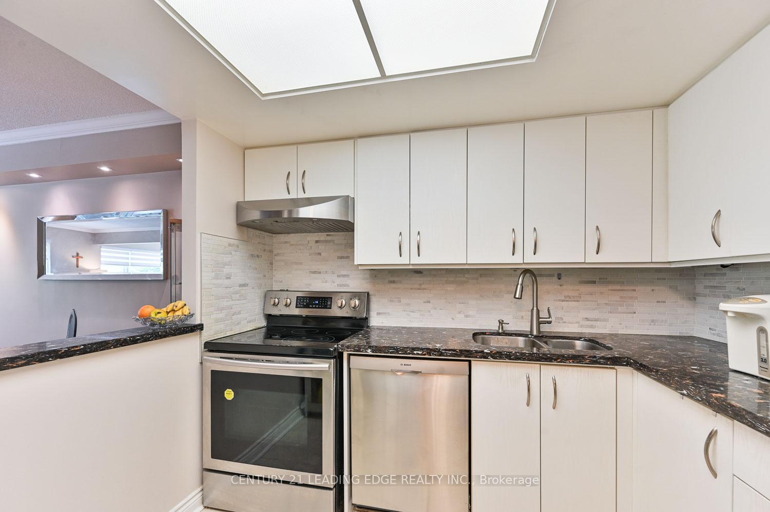 Photo 17 of Unit 224, 100 Anna Russell Way, Markham, Unionville — HOMEH