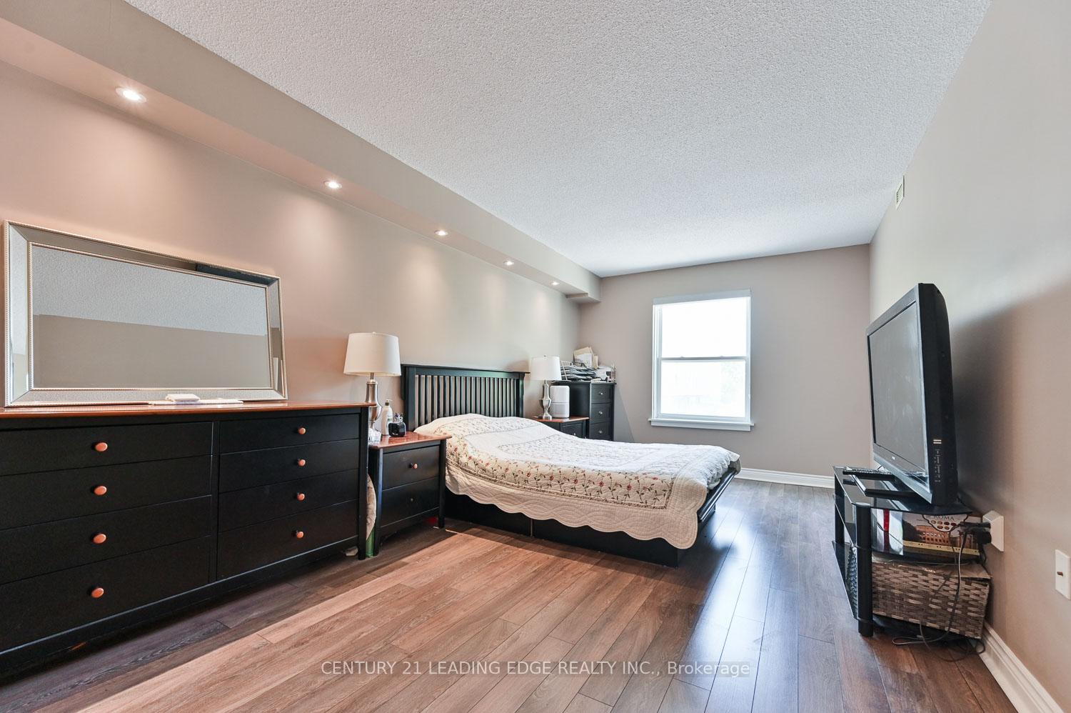 Photo 18 of Unit 224, 100 Anna Russell Way, Markham, Unionville — HOMEH