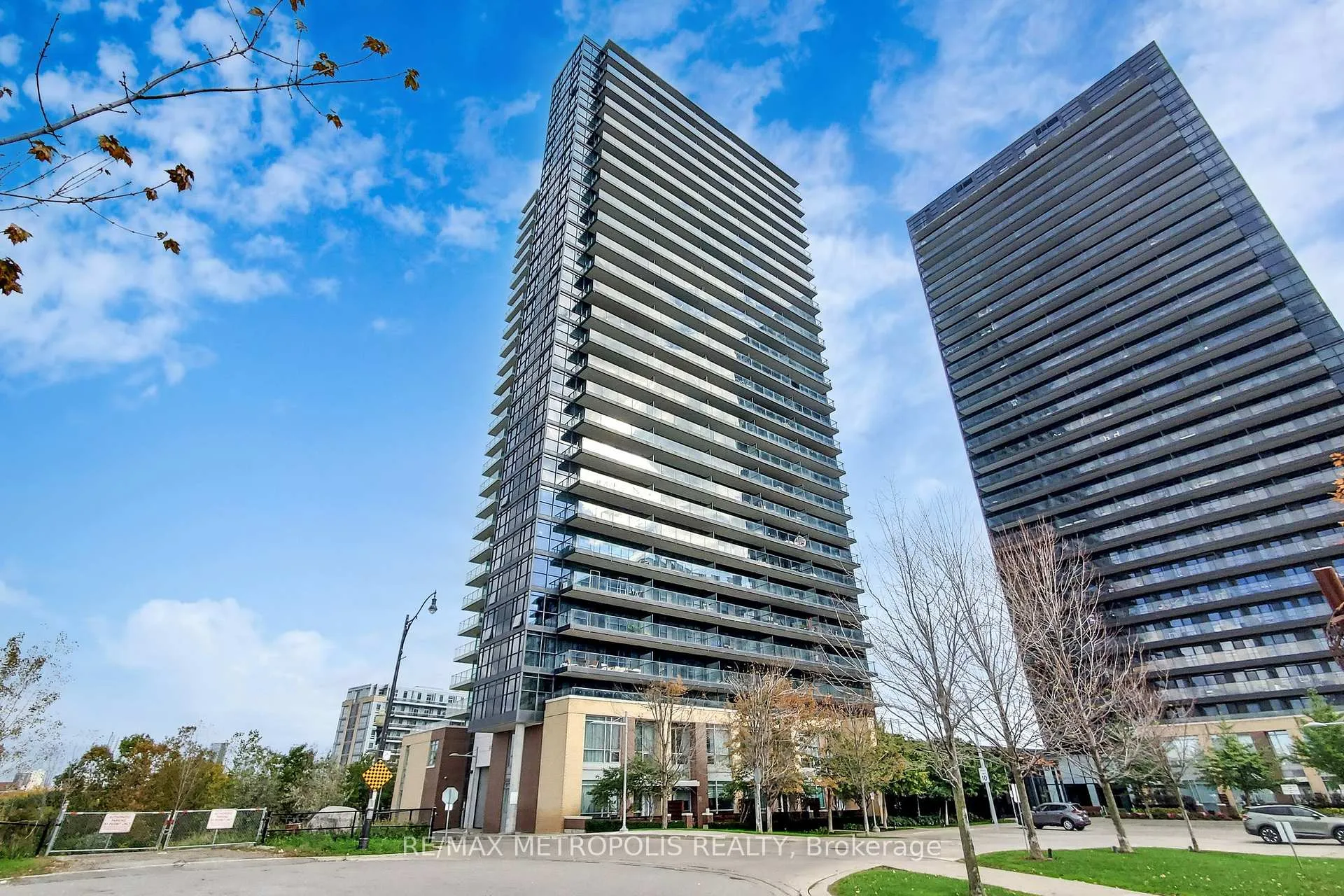 Front of Unit 2710, 33 Singer Court