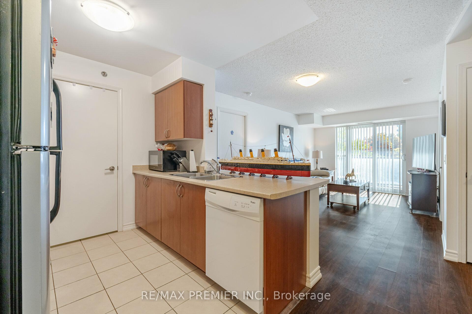 Photo 13 of Unit 329, 35 Saranac Boulevard, Toronto, Englemount-Lawrence — HOMEH