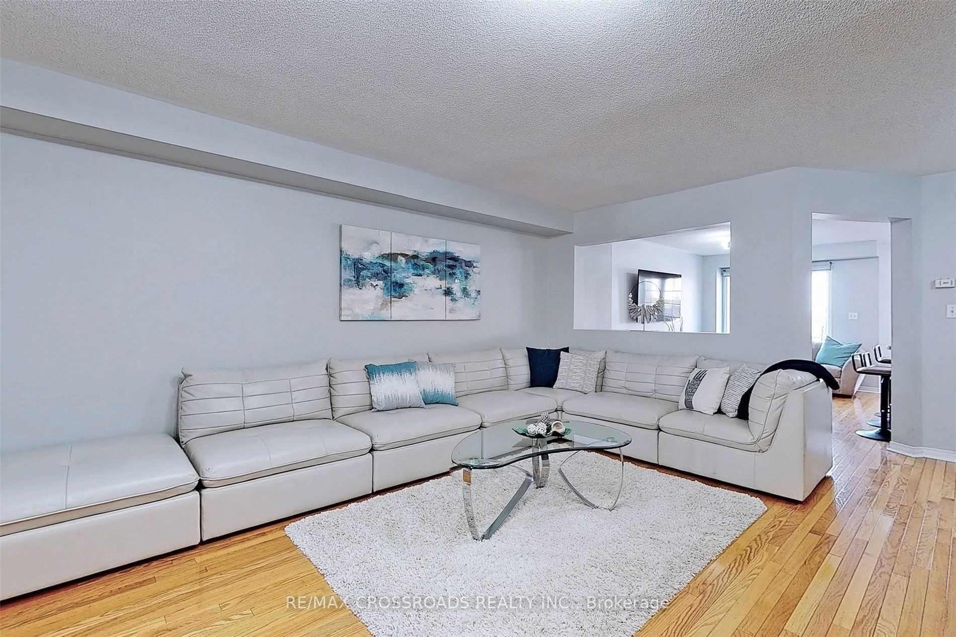Photo 2 of 107 Angier Crescent, Ajax, South East — HOMEH