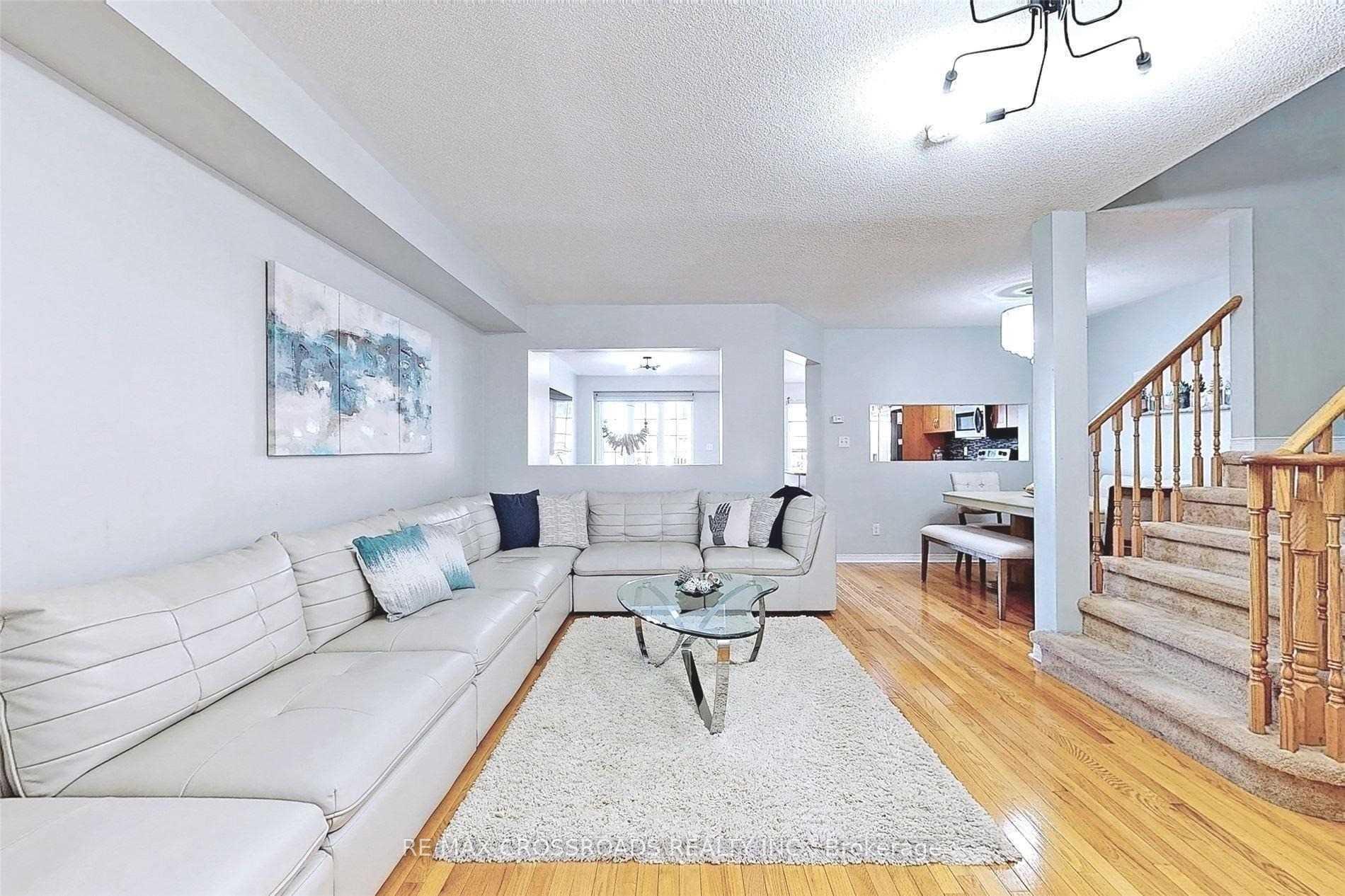 Photo 5 of 107 Angier Crescent, Ajax, South East — HOMEH