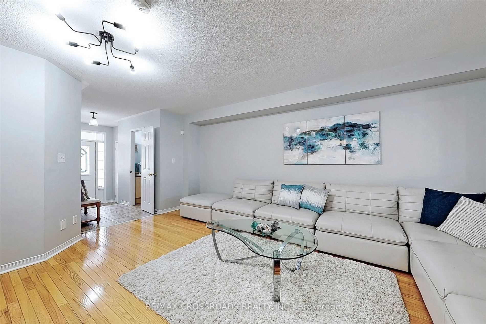 Photo 4 of 107 Angier Crescent, Ajax, South East — HOMEH