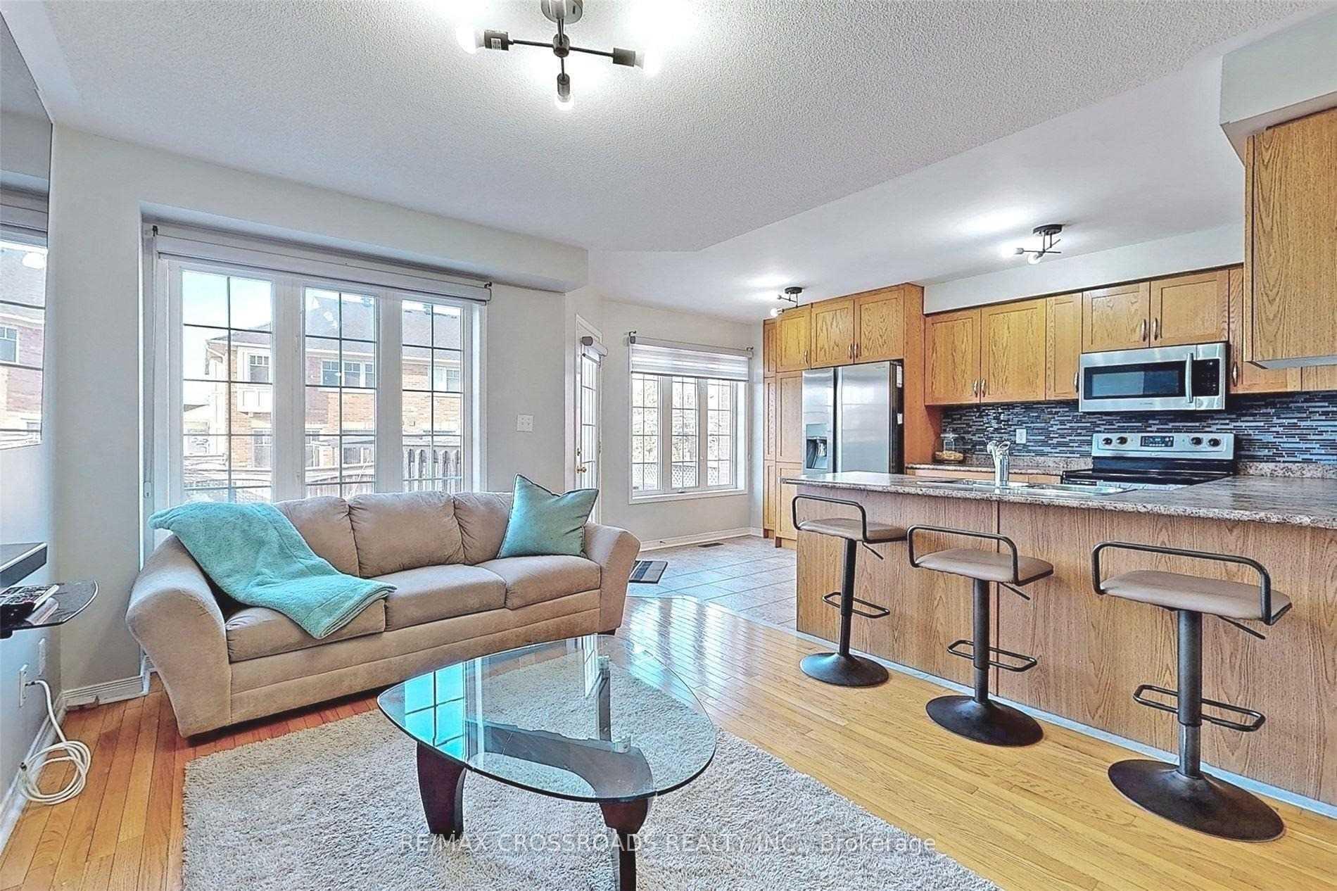 Photo 8 of 107 Angier Crescent, Ajax, South East — HOMEH