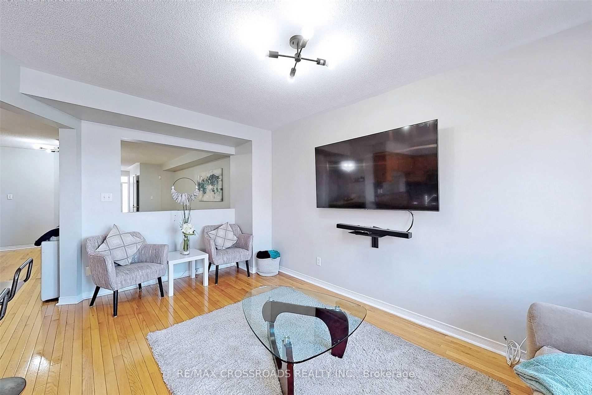 Photo 9 of 107 Angier Crescent, Ajax, South East — HOMEH