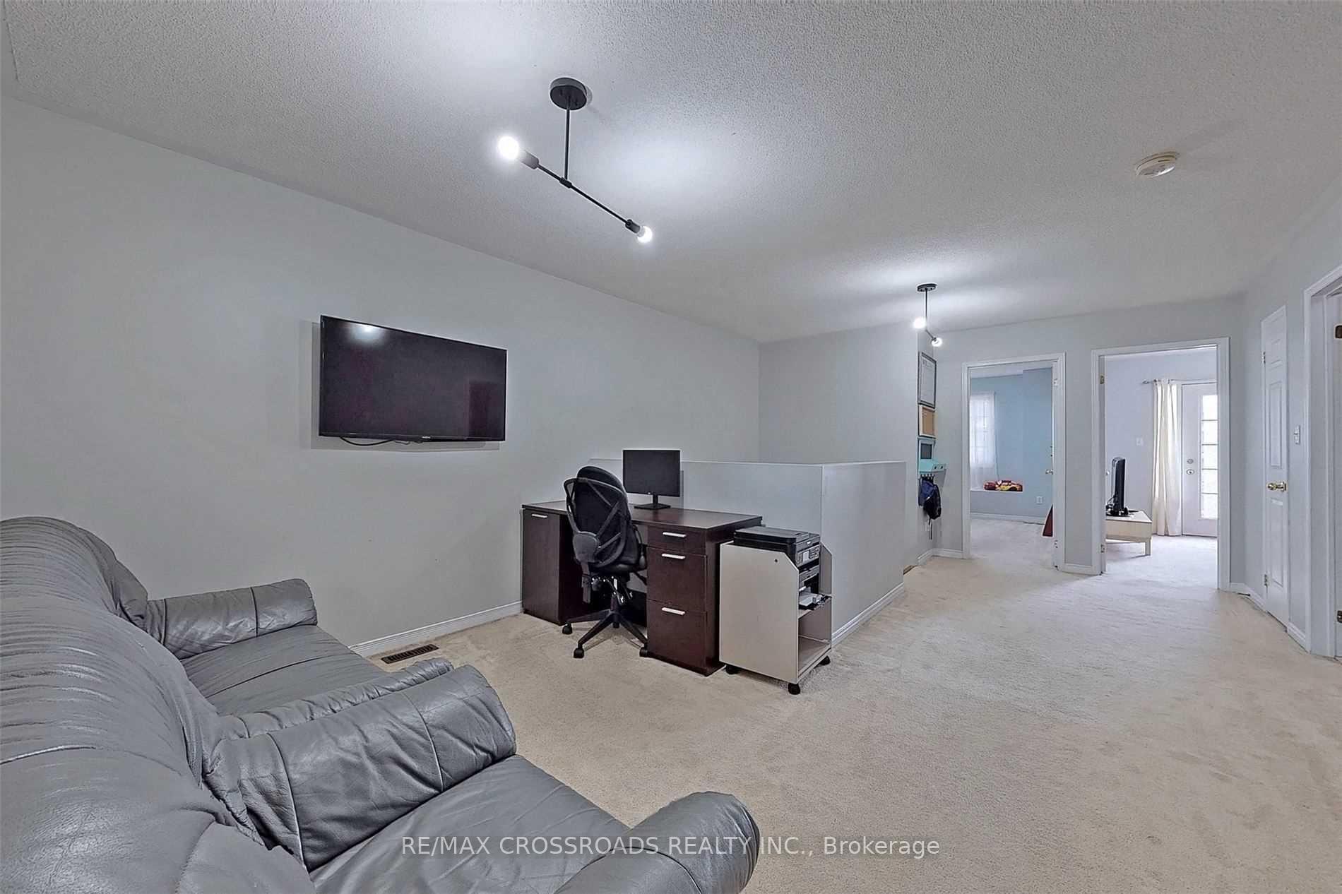 Photo 13 of 107 Angier Crescent, Ajax, South East — HOMEH