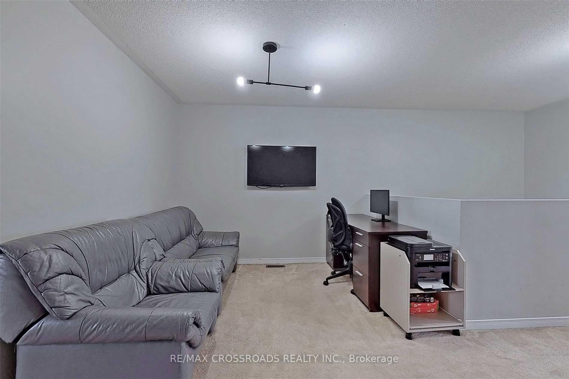 Photo 14 of 107 Angier Crescent, Ajax, South East — HOMEH