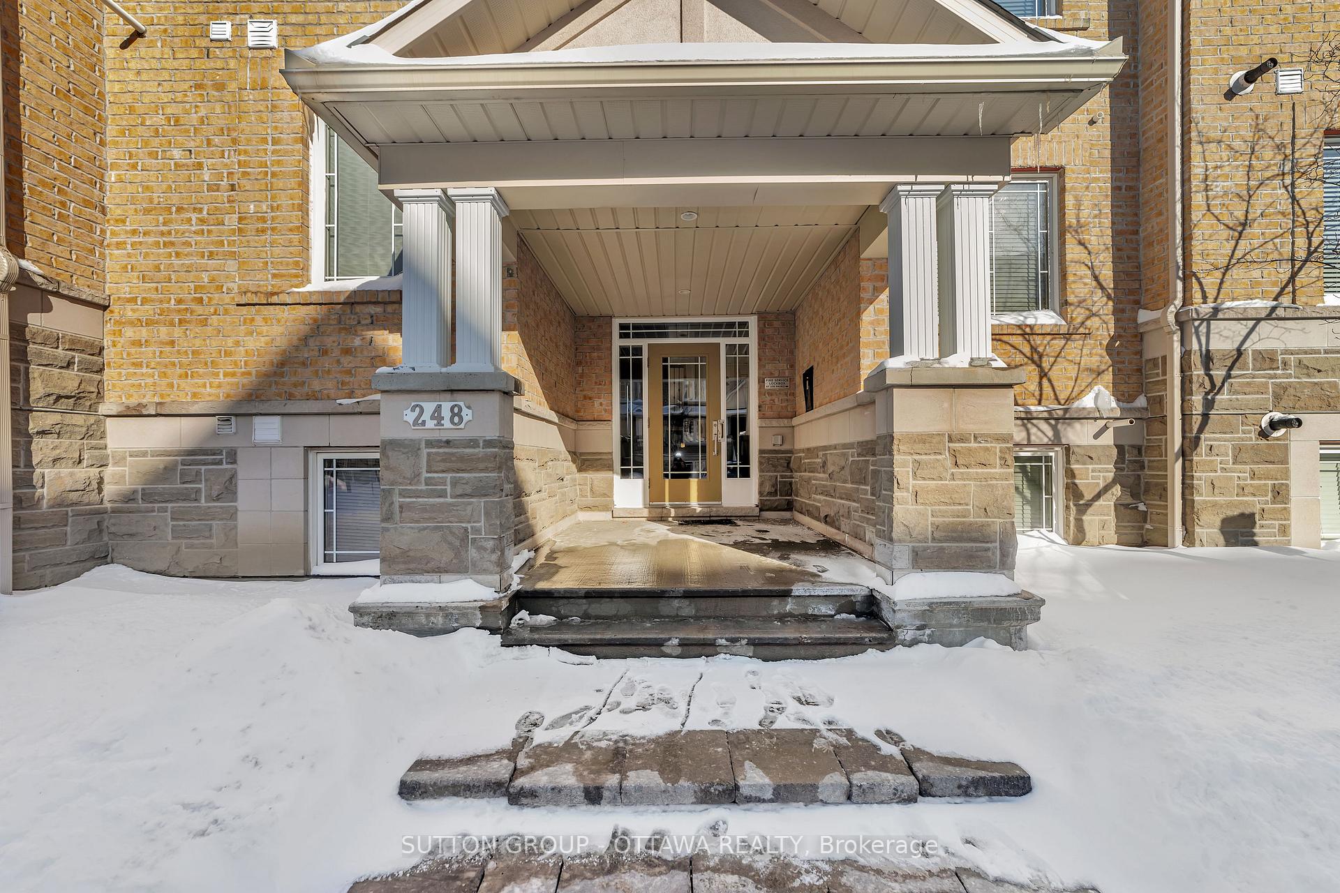 Photo 3 of Unit 8, 248 Paseo Private, Ottawa, Manordale — HOMEH