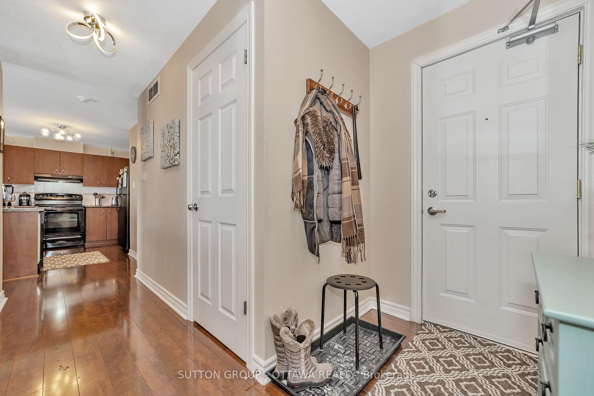 Photo 6 of Unit 8, 248 Paseo Private, Ottawa, Manordale — HOMEH