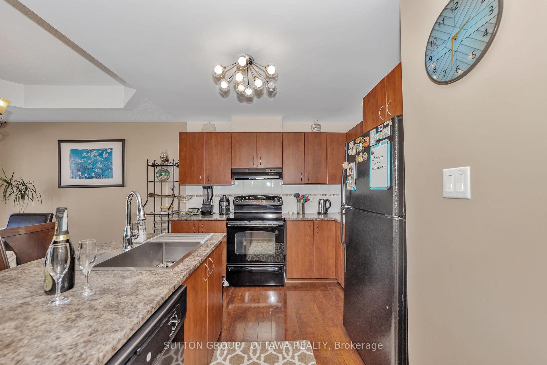 Photo 8 of Unit 8, 248 Paseo Private, Ottawa, Manordale — HOMEH