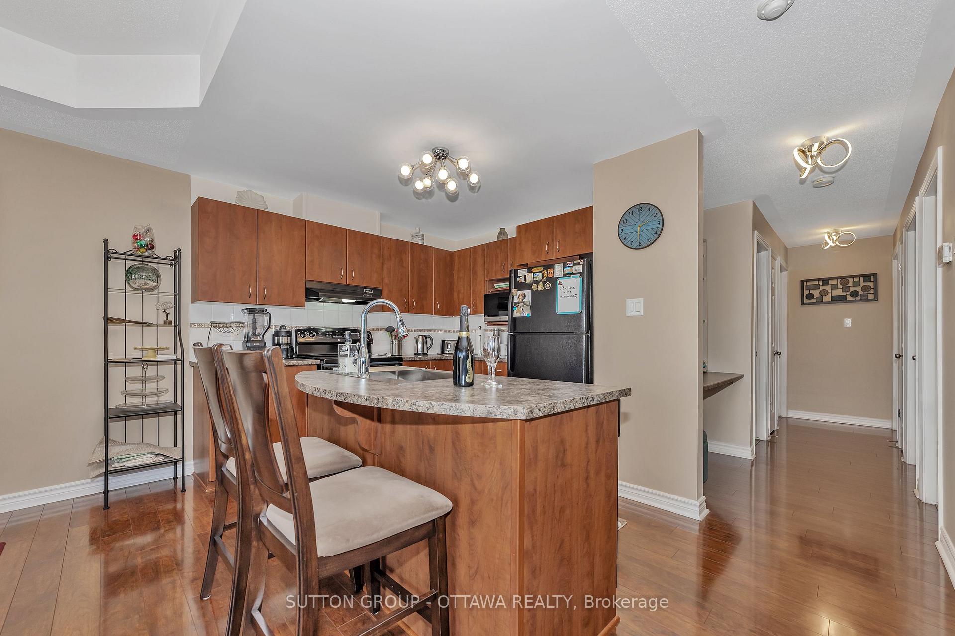 Photo 9 of Unit 8, 248 Paseo Private, Ottawa, Manordale — HOMEH