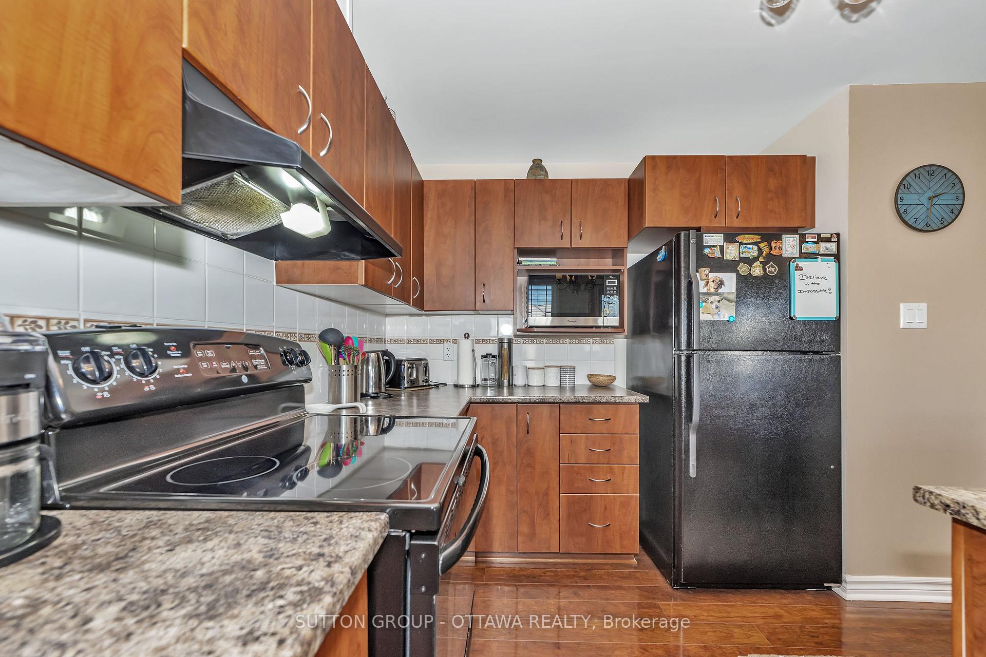 Photo 10 of Unit 8, 248 Paseo Private, Ottawa, Manordale — HOMEH