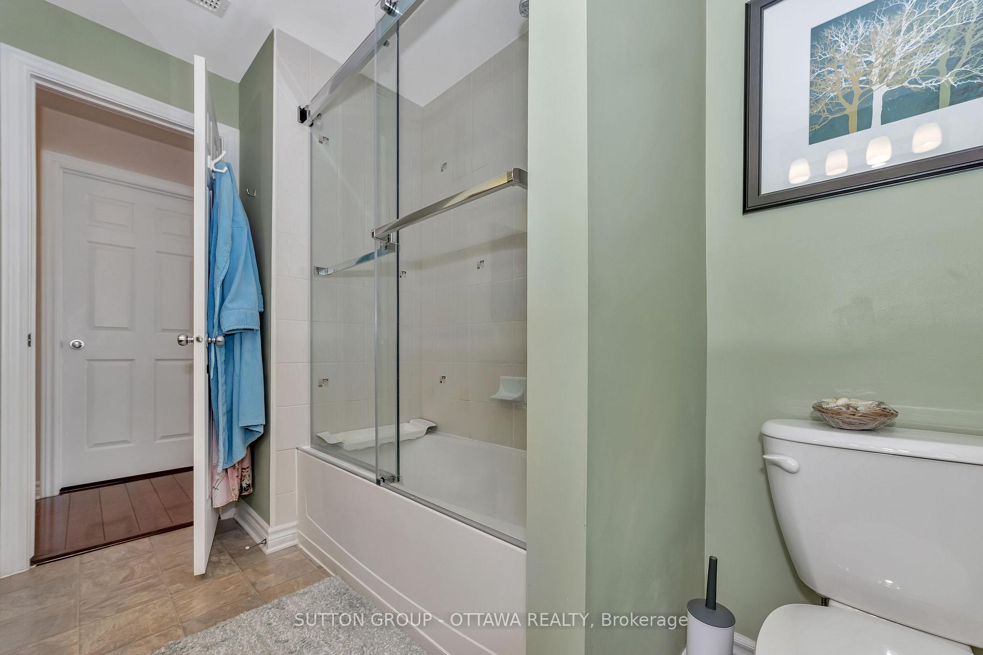 Photo 21 of Unit 8, 248 Paseo Private, Ottawa, Manordale — HOMEH