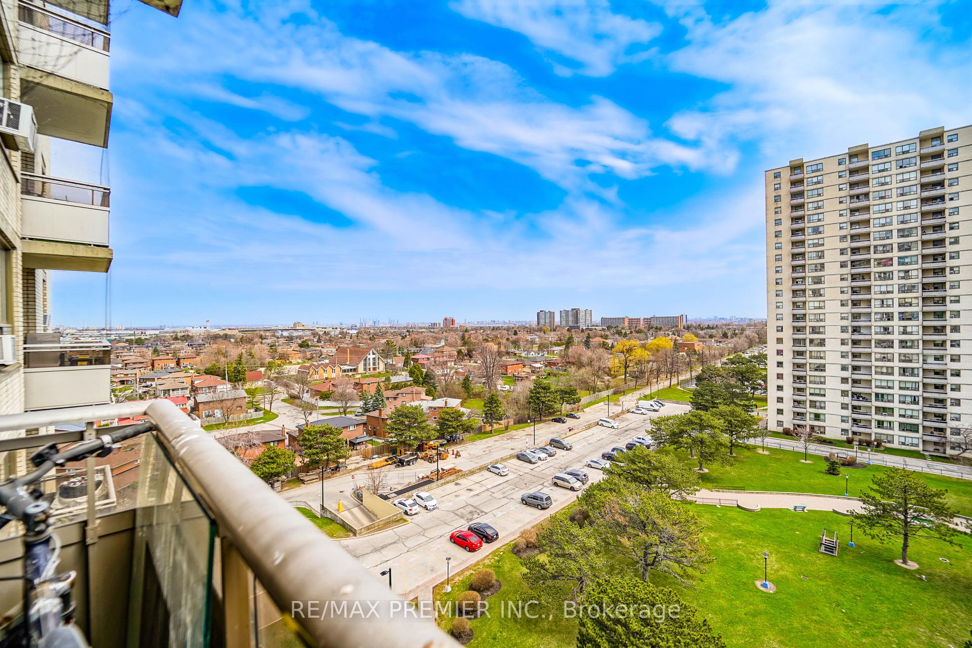 Photo 1 of Unit Unit # 1003, 390 Dixon Road, Etobicoke, Kingsview Village-The Westway — HOMEH