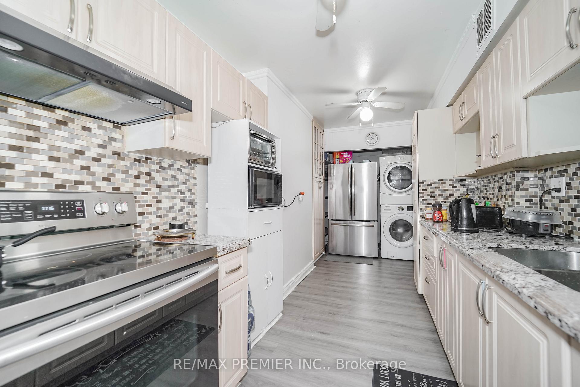 Photo 5 of Unit Unit # 1003, 390 Dixon Road, Etobicoke, Kingsview Village-The Westway — HOMEH