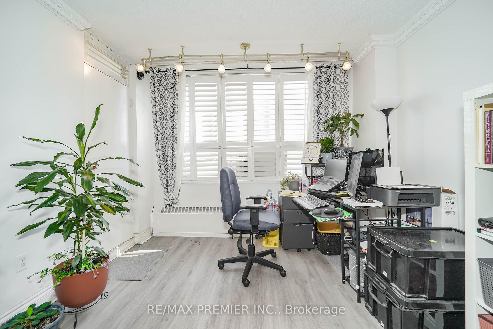 Photo 18 of Unit Unit # 1003, 390 Dixon Road, Etobicoke, Kingsview Village-The Westway — HOMEH