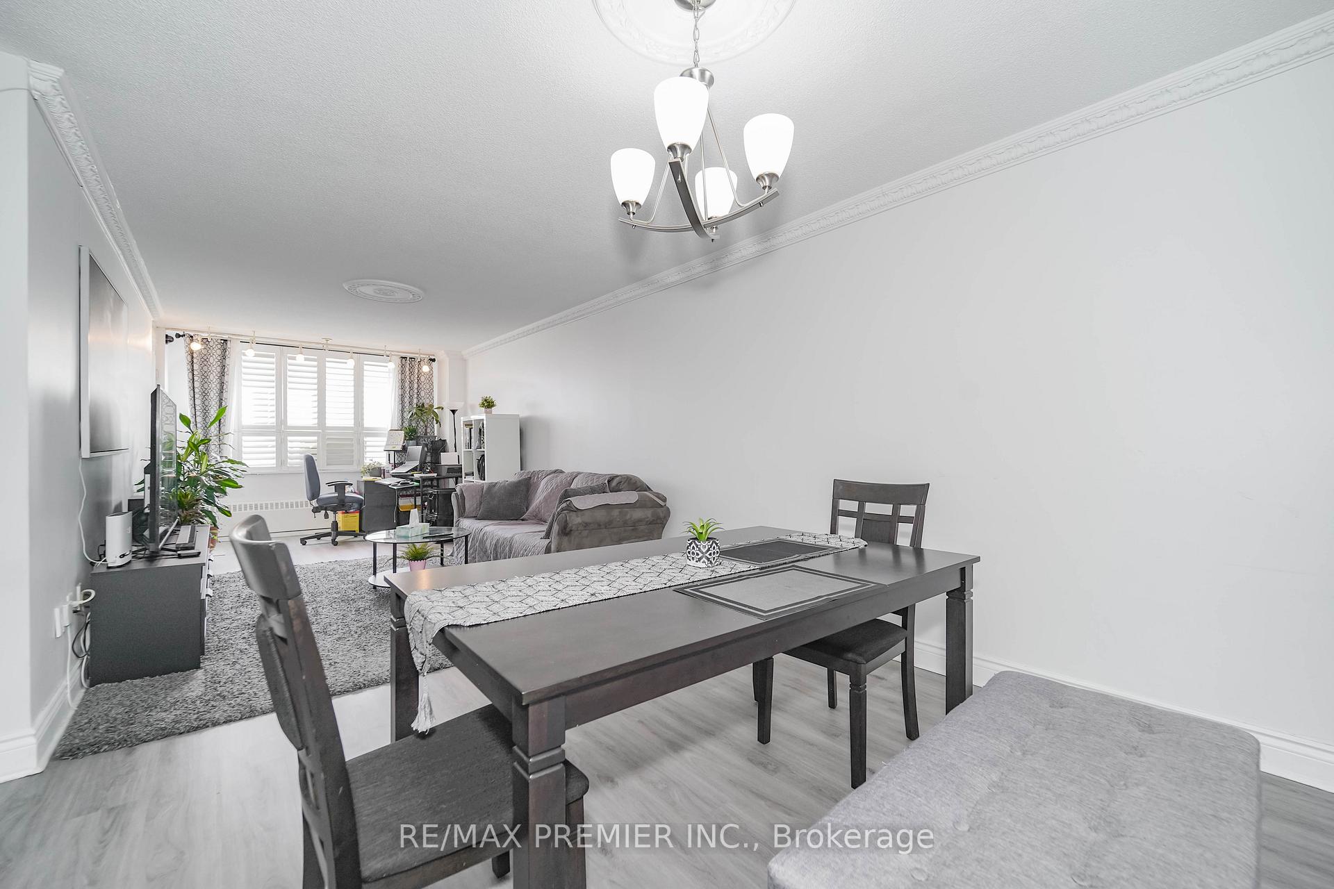 Photo 19 of Unit Unit # 1003, 390 Dixon Road, Etobicoke, Kingsview Village-The Westway — HOMEH