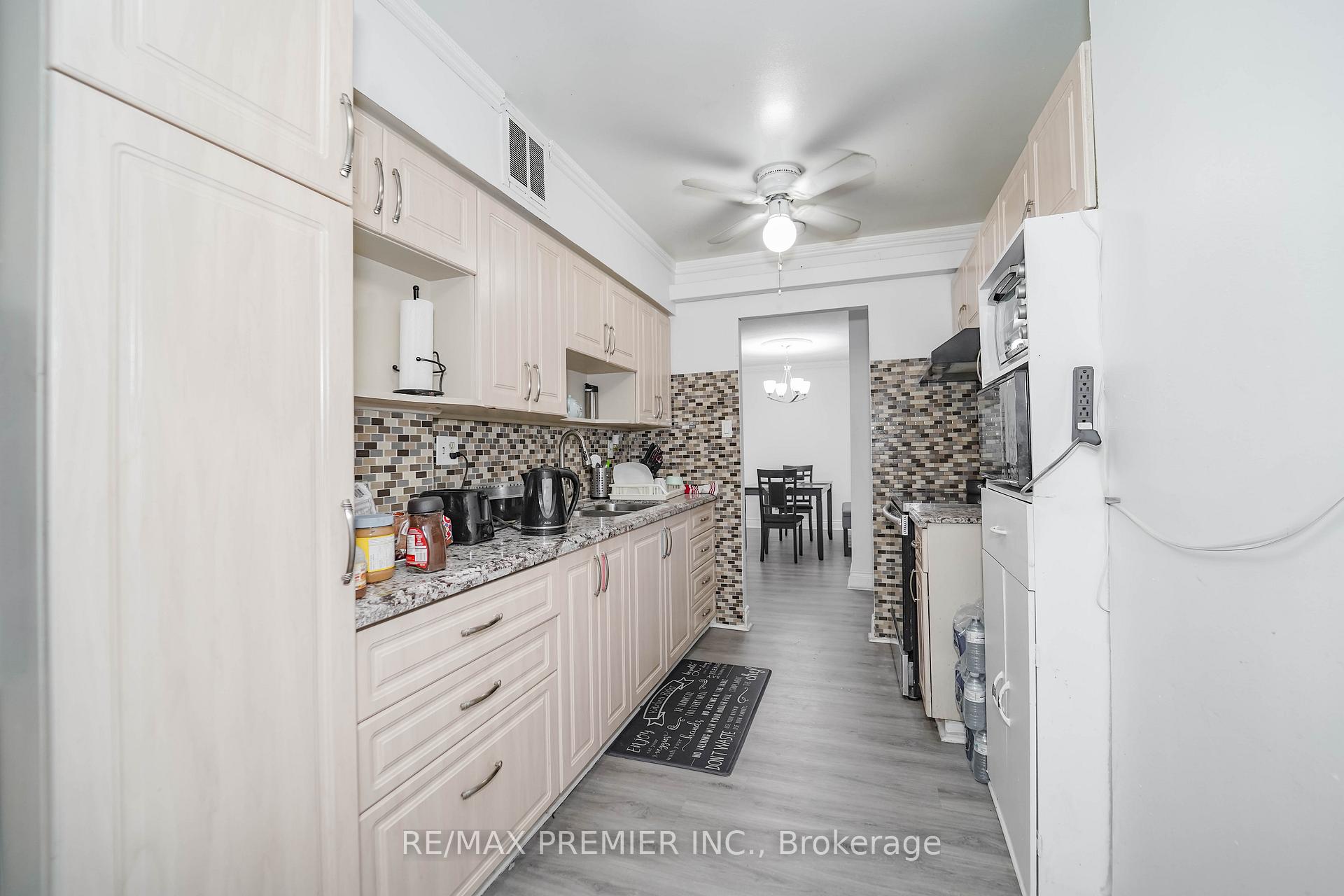 Photo 20 of Unit Unit # 1003, 390 Dixon Road, Etobicoke, Kingsview Village-The Westway — HOMEH