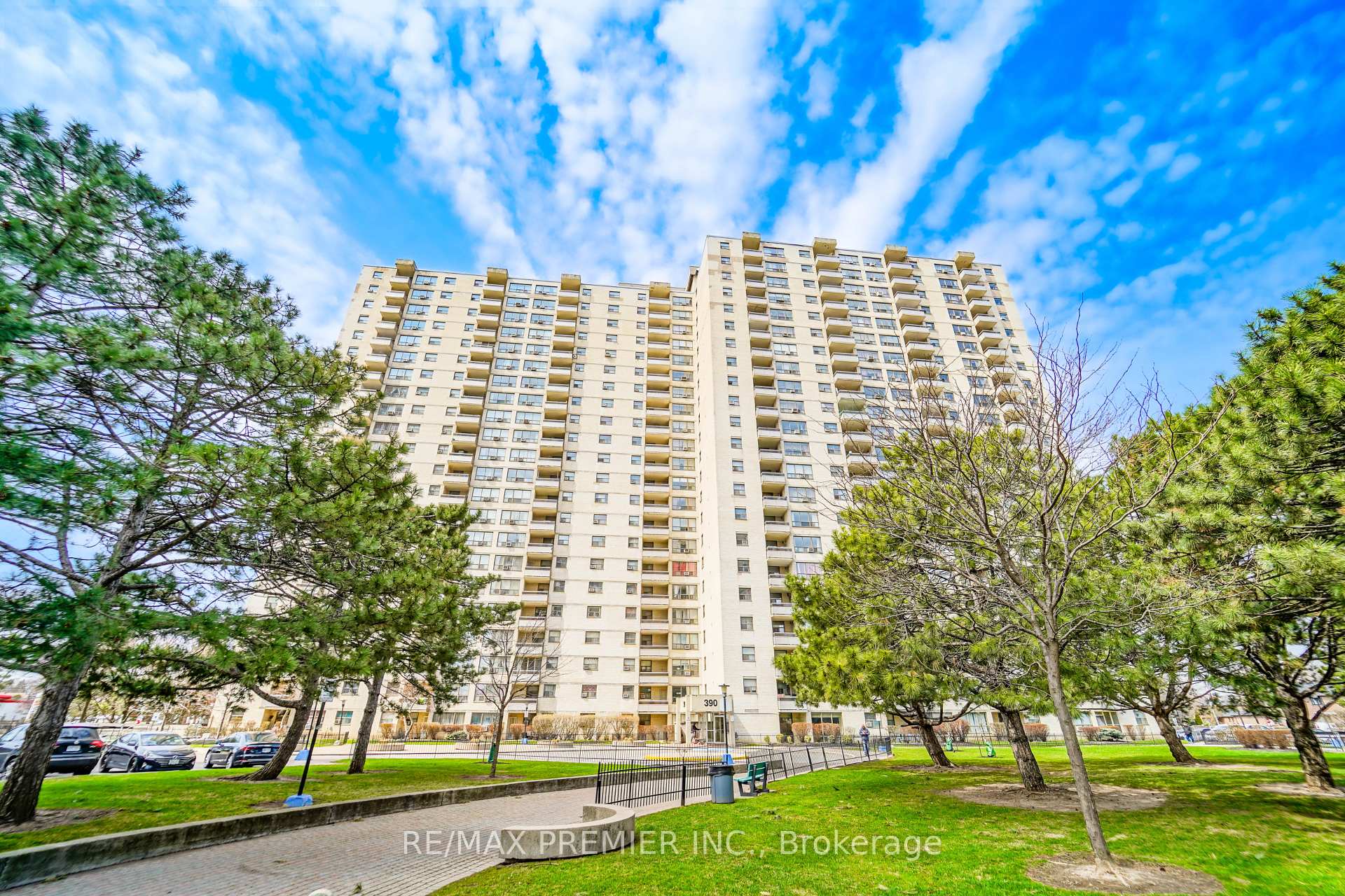 Photo 31 of Unit Unit # 1003, 390 Dixon Road, Etobicoke, Kingsview Village-The Westway — HOMEH