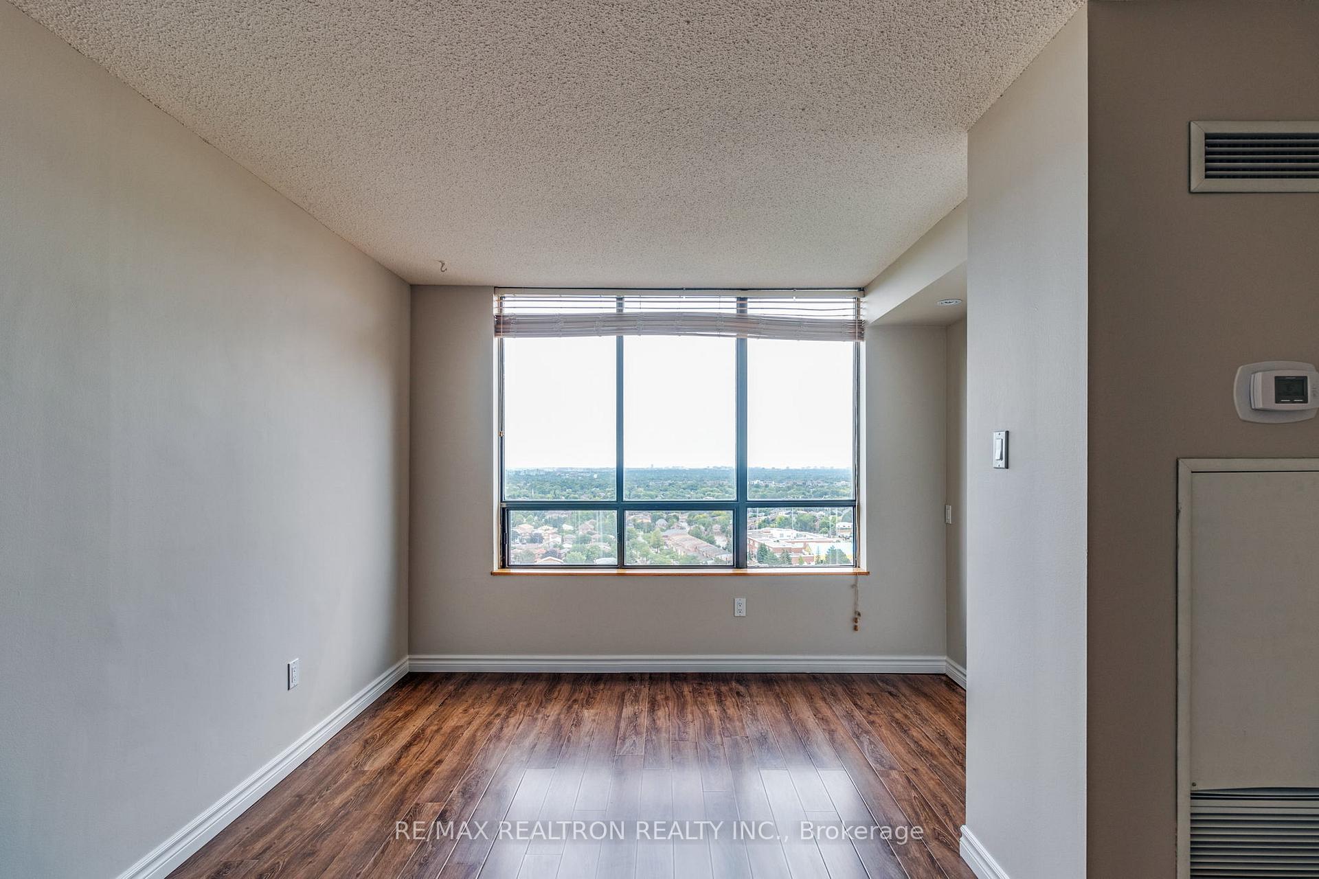 Photo 9 of Unit Ph17, 7601 Bathurst Street, Vaughan, Crestwood-Springfarm-Yorkhill — HOMEH