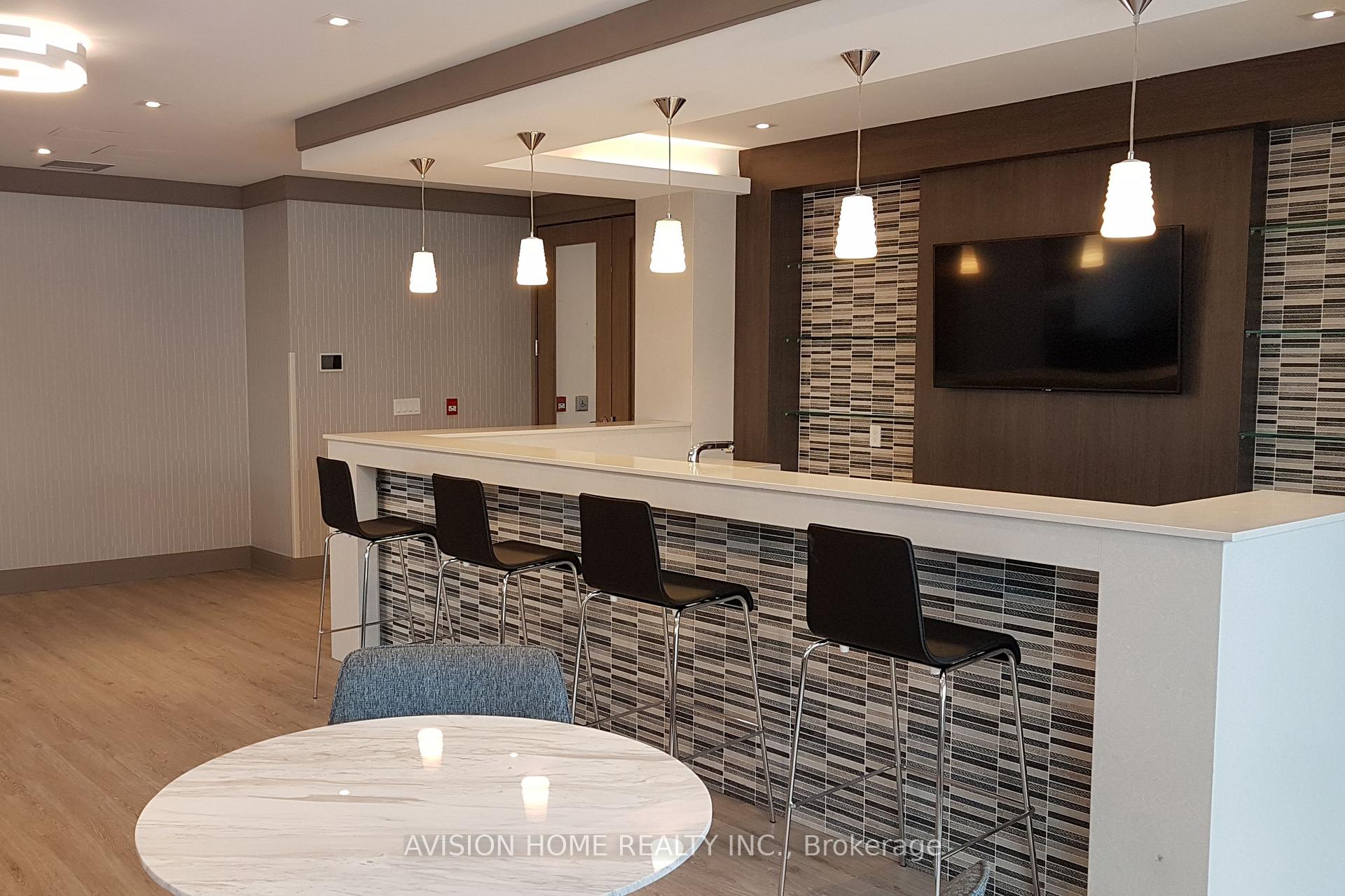 Photo 5 of Unit 818, 15 Water Walk Drive, Markham, Unionville — HOMEH