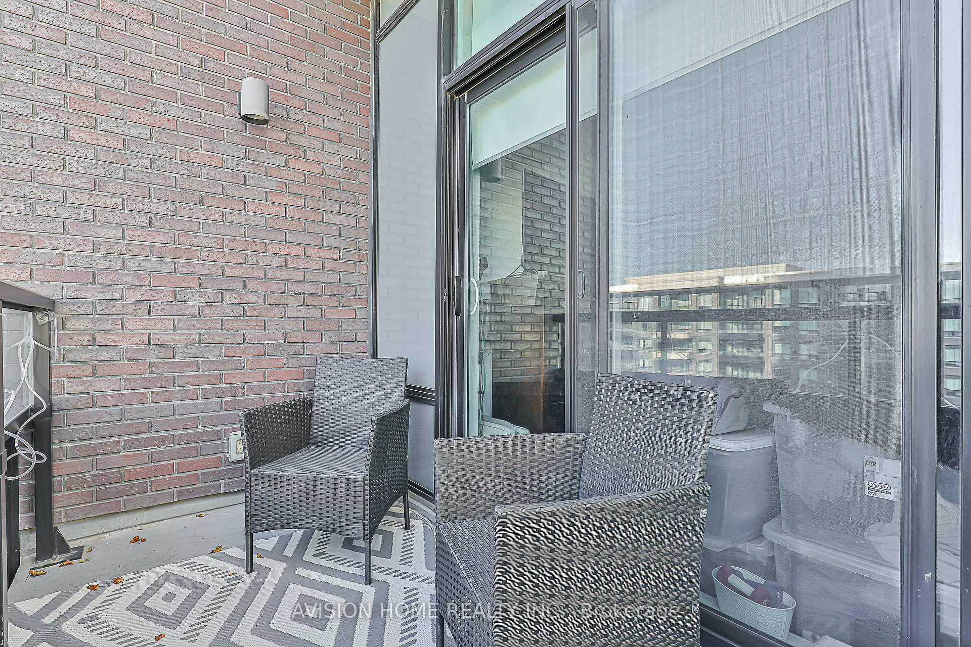 Photo 19 of Unit 818, 15 Water Walk Drive, Markham, Unionville — HOMEH