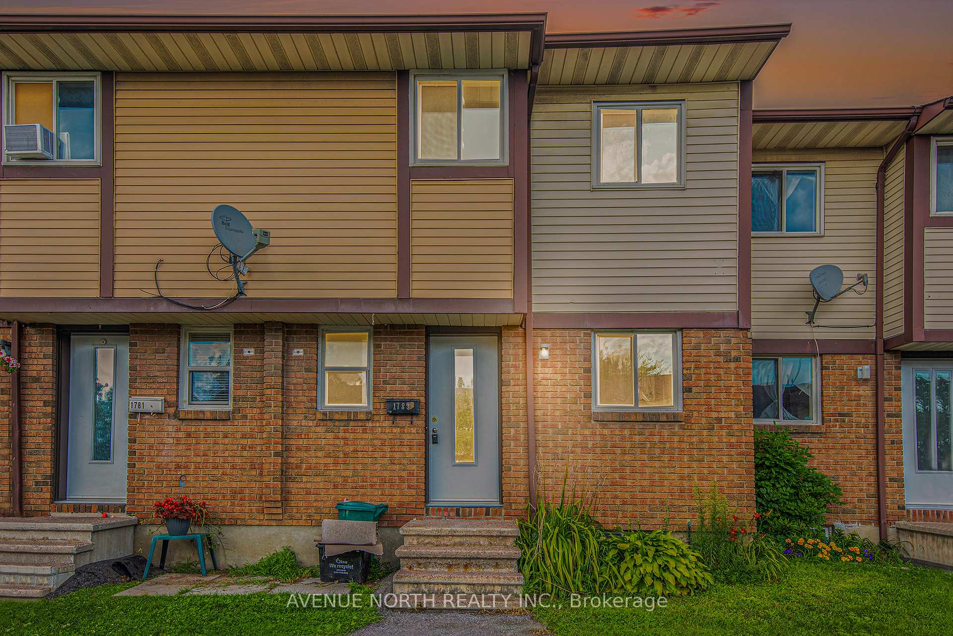 Front of 1404 Foxwell Street S