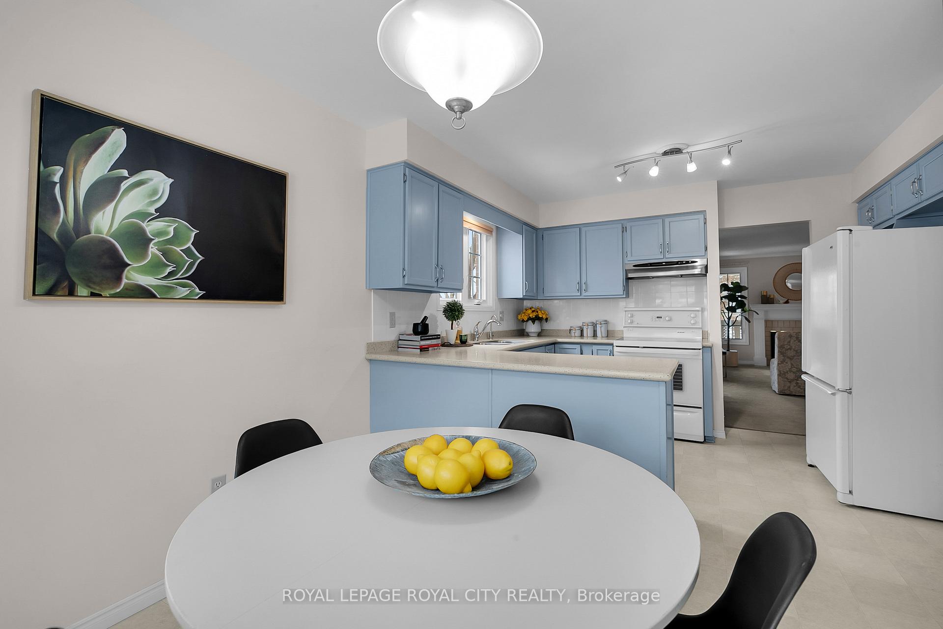 Photo 9 of Unit 1, 96 Woodlawn Road E, Guelph, Victoria North — HOMEH