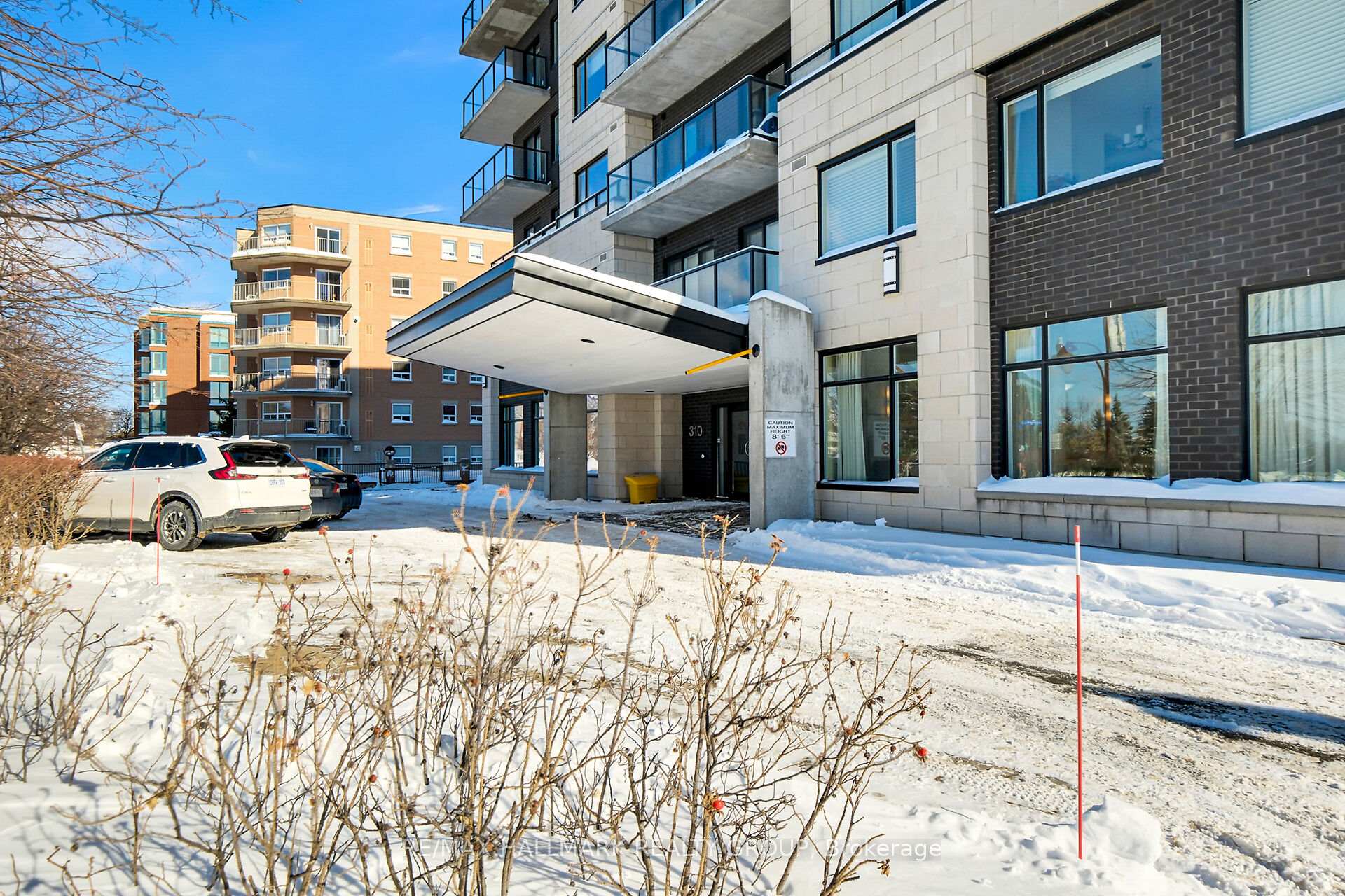 Photo 3 of Unit 208, 310 Centrum Boulevard, Ottawa, Bilberry Creek/Queenswood Heights — HOMEH
