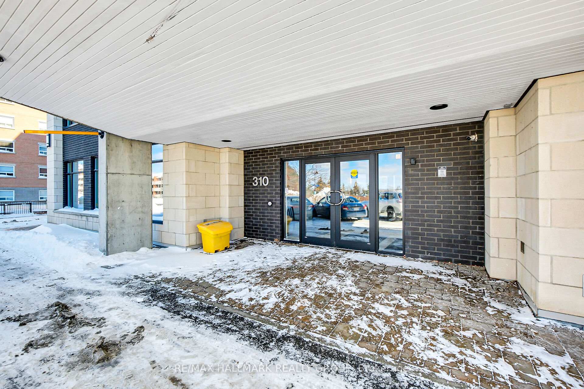 Photo 4 of Unit 208, 310 Centrum Boulevard, Ottawa, Bilberry Creek/Queenswood Heights — HOMEH