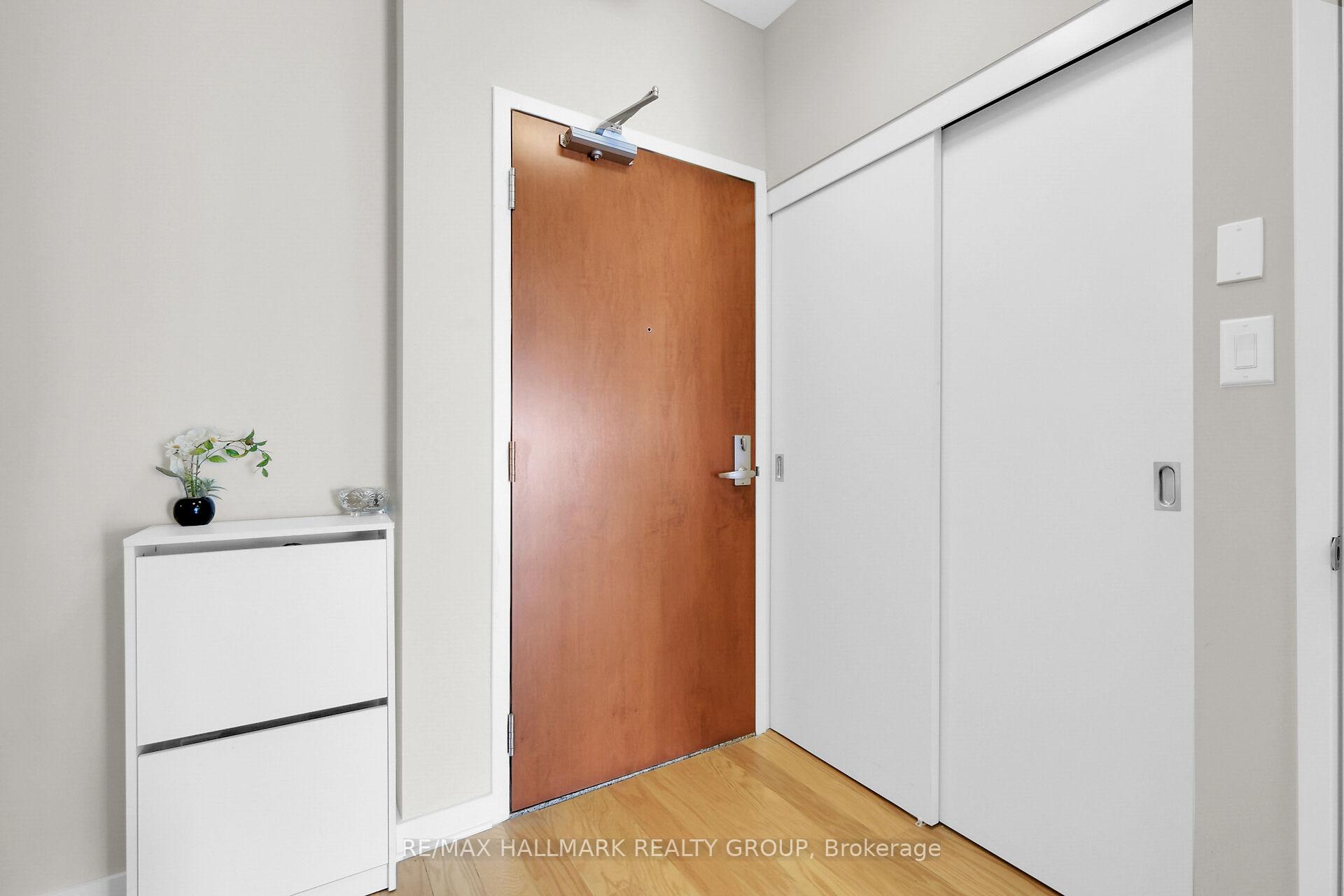 Photo 6 of Unit 208, 310 Centrum Boulevard, Ottawa, Bilberry Creek/Queenswood Heights — HOMEH