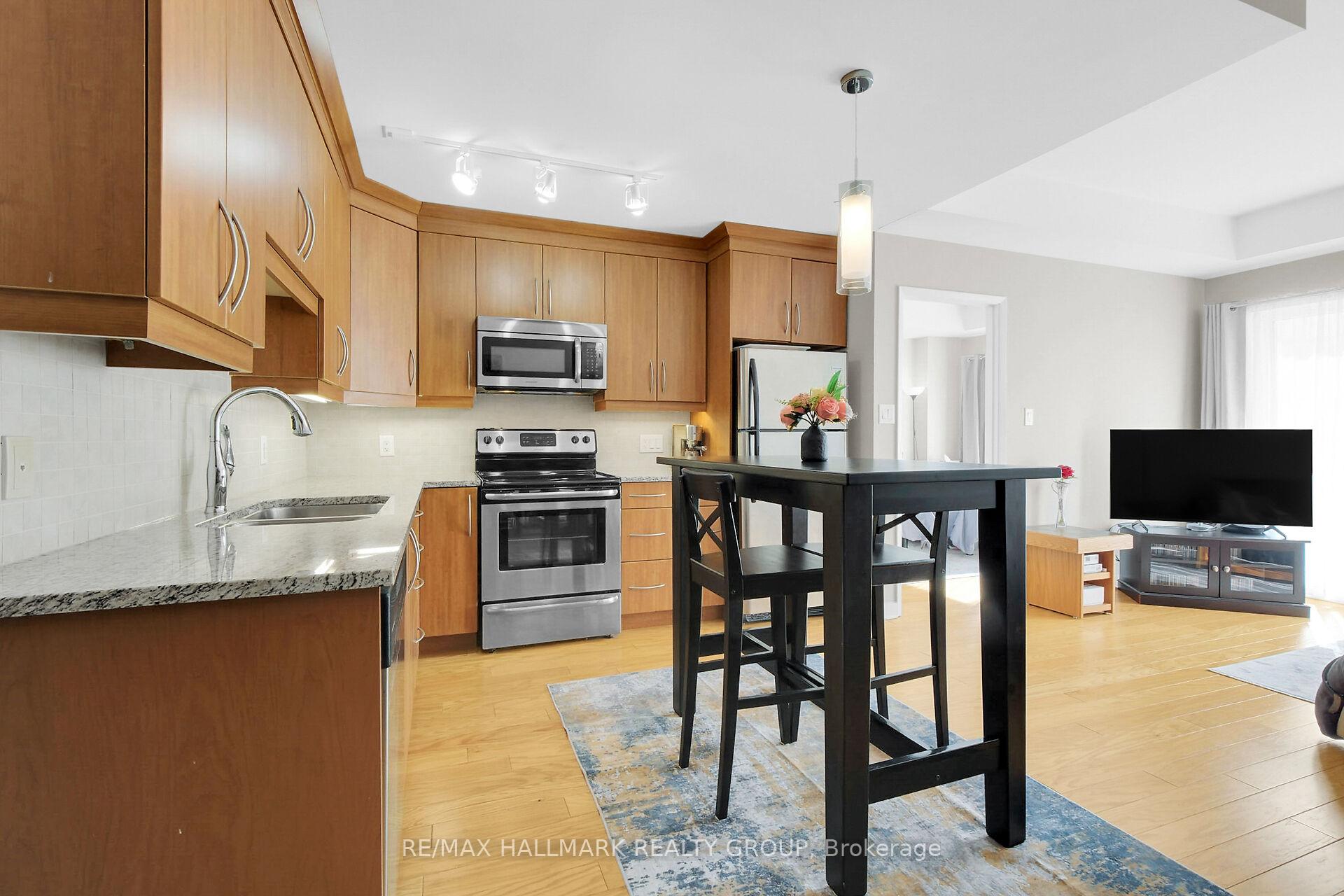 Photo 10 of Unit 208, 310 Centrum Boulevard, Ottawa, Bilberry Creek/Queenswood Heights — HOMEH