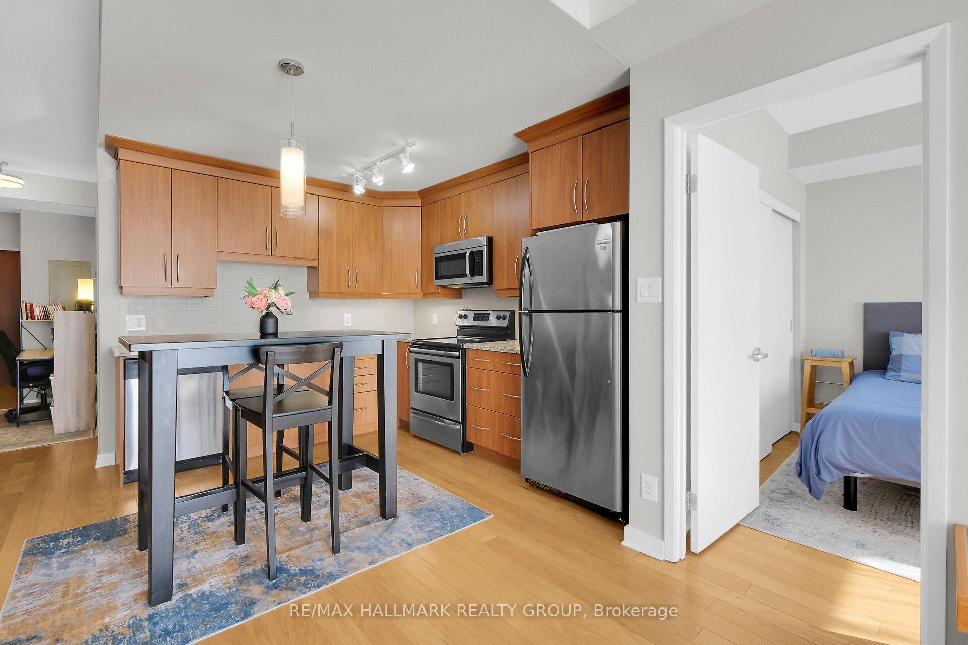 Photo 11 of Unit 208, 310 Centrum Boulevard, Ottawa, Bilberry Creek/Queenswood Heights — HOMEH
