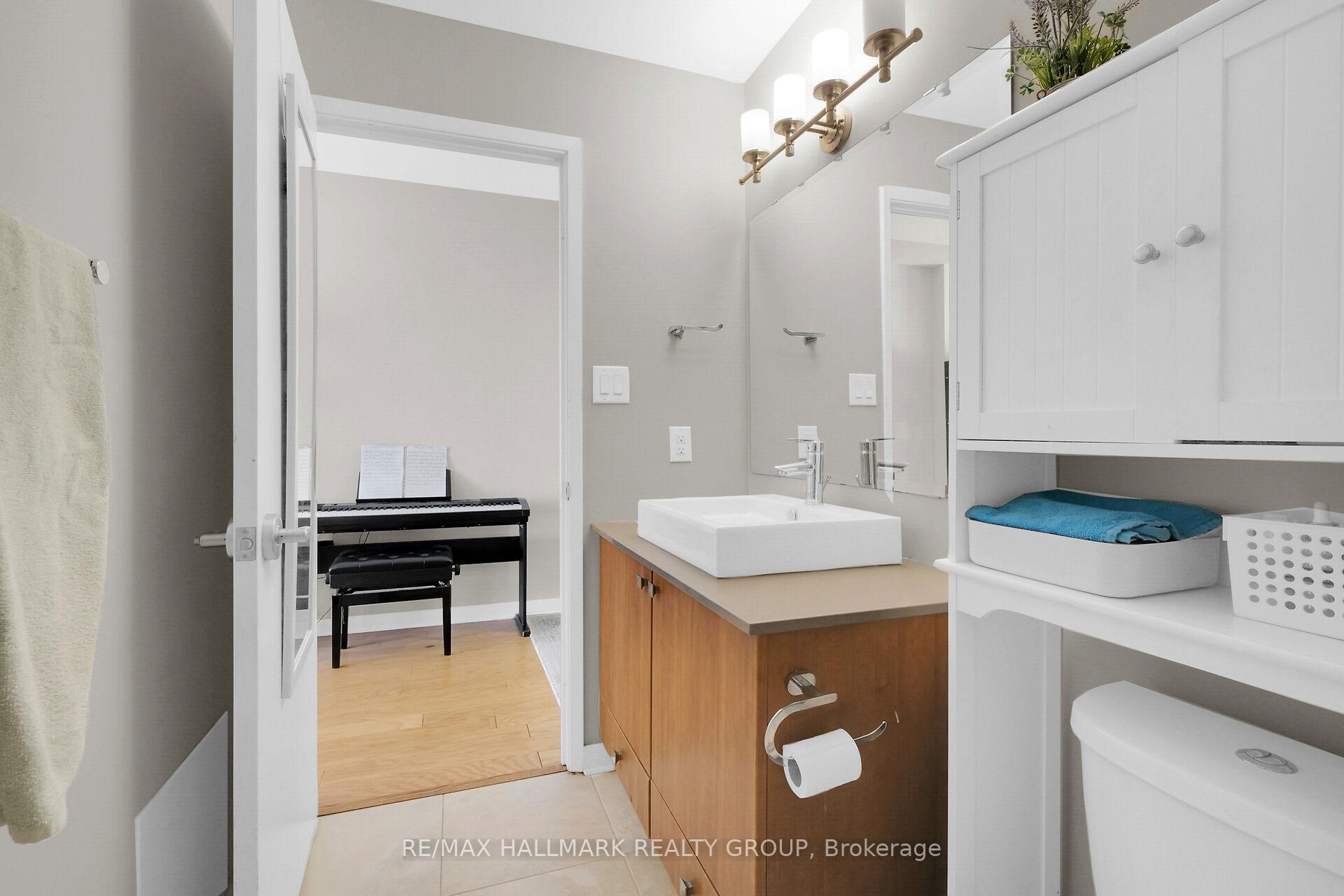 Photo 22 of Unit 208, 310 Centrum Boulevard, Ottawa, Bilberry Creek/Queenswood Heights — HOMEH