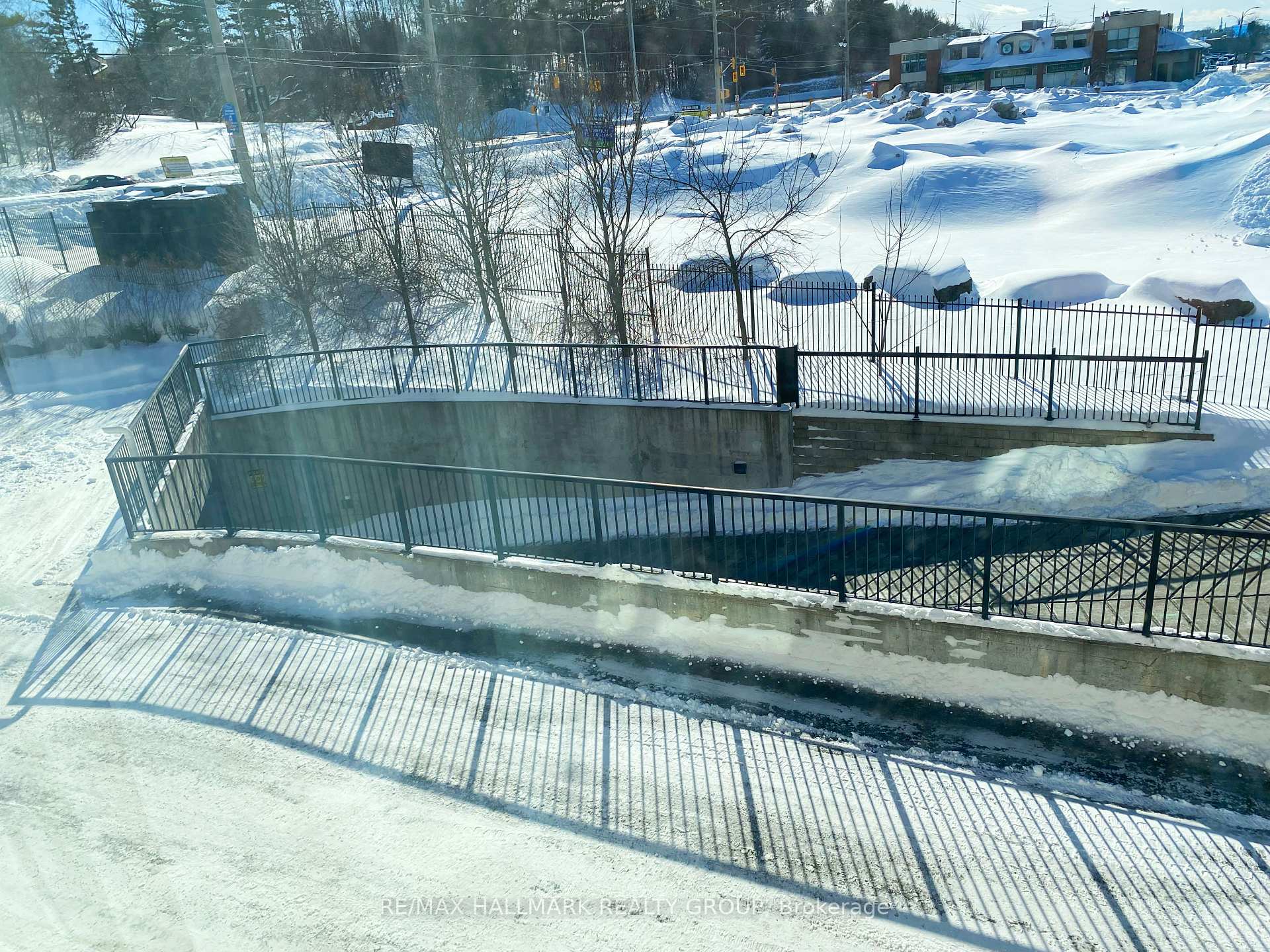 Photo 37 of Unit 208, 310 Centrum Boulevard, Ottawa, Bilberry Creek/Queenswood Heights — HOMEH